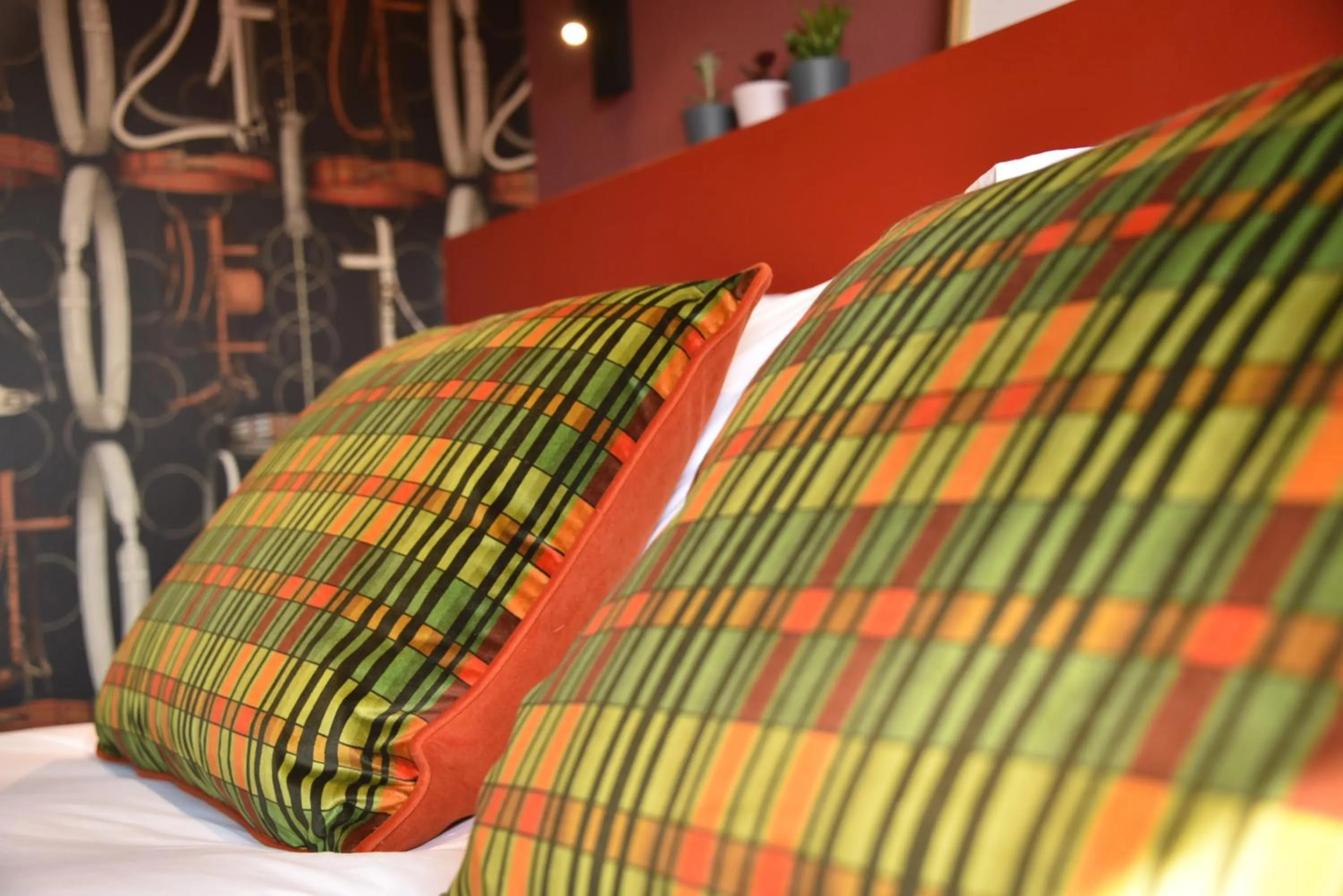 Decorative detail in Masonic Arms Gatehouse