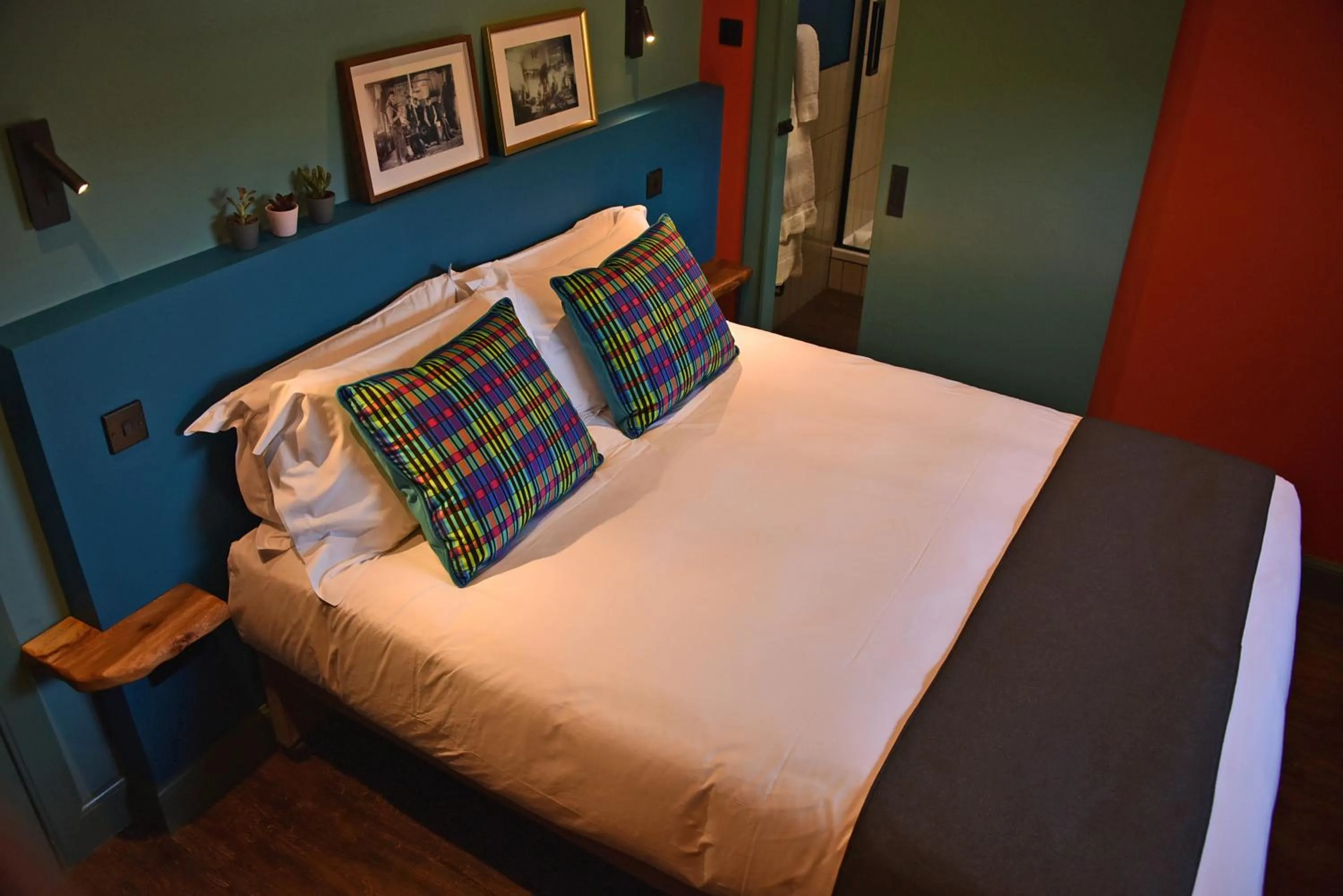 Bed in Masonic Arms Gatehouse