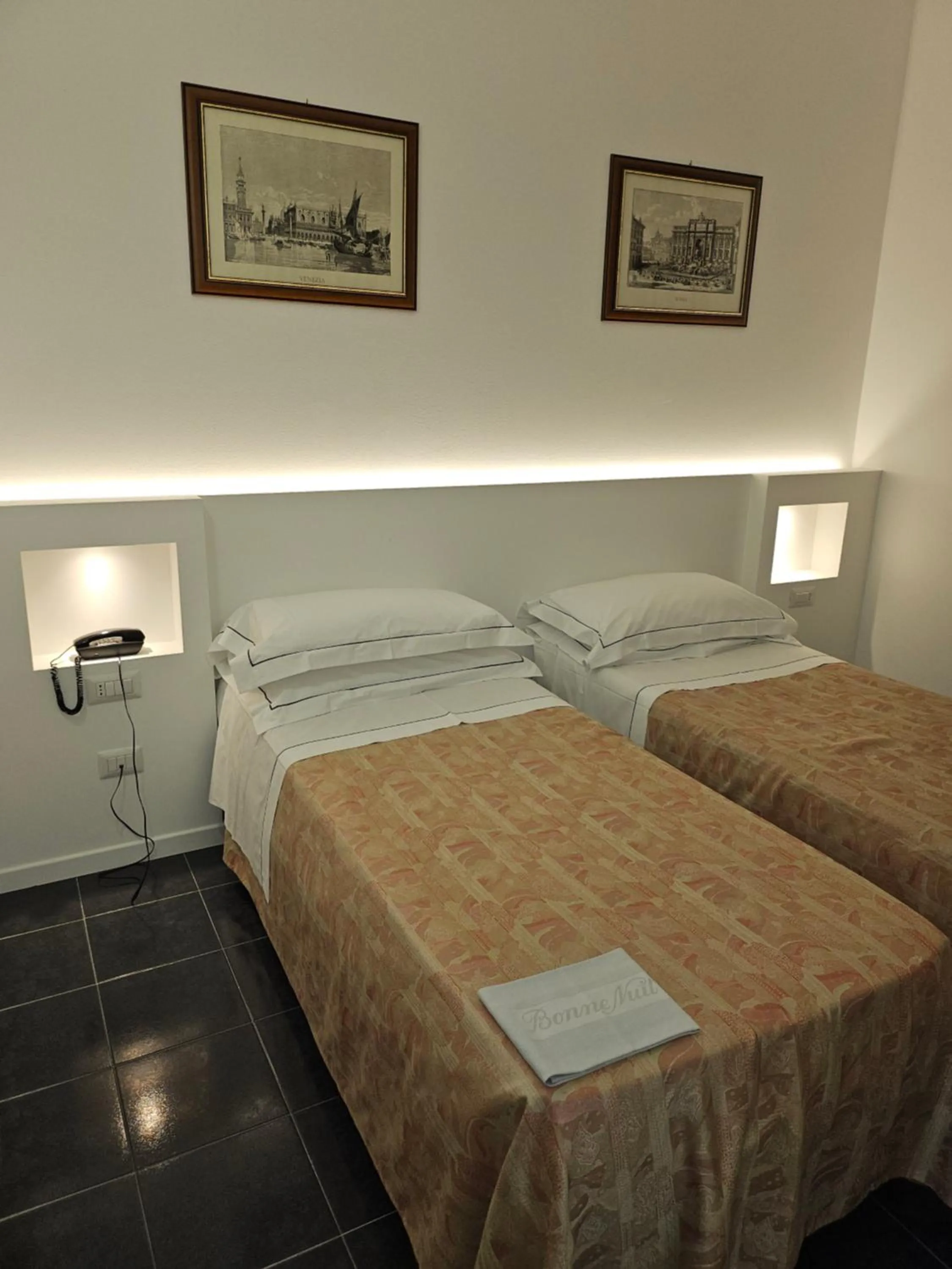 Bed in Hotel San Donato - Bologna centro