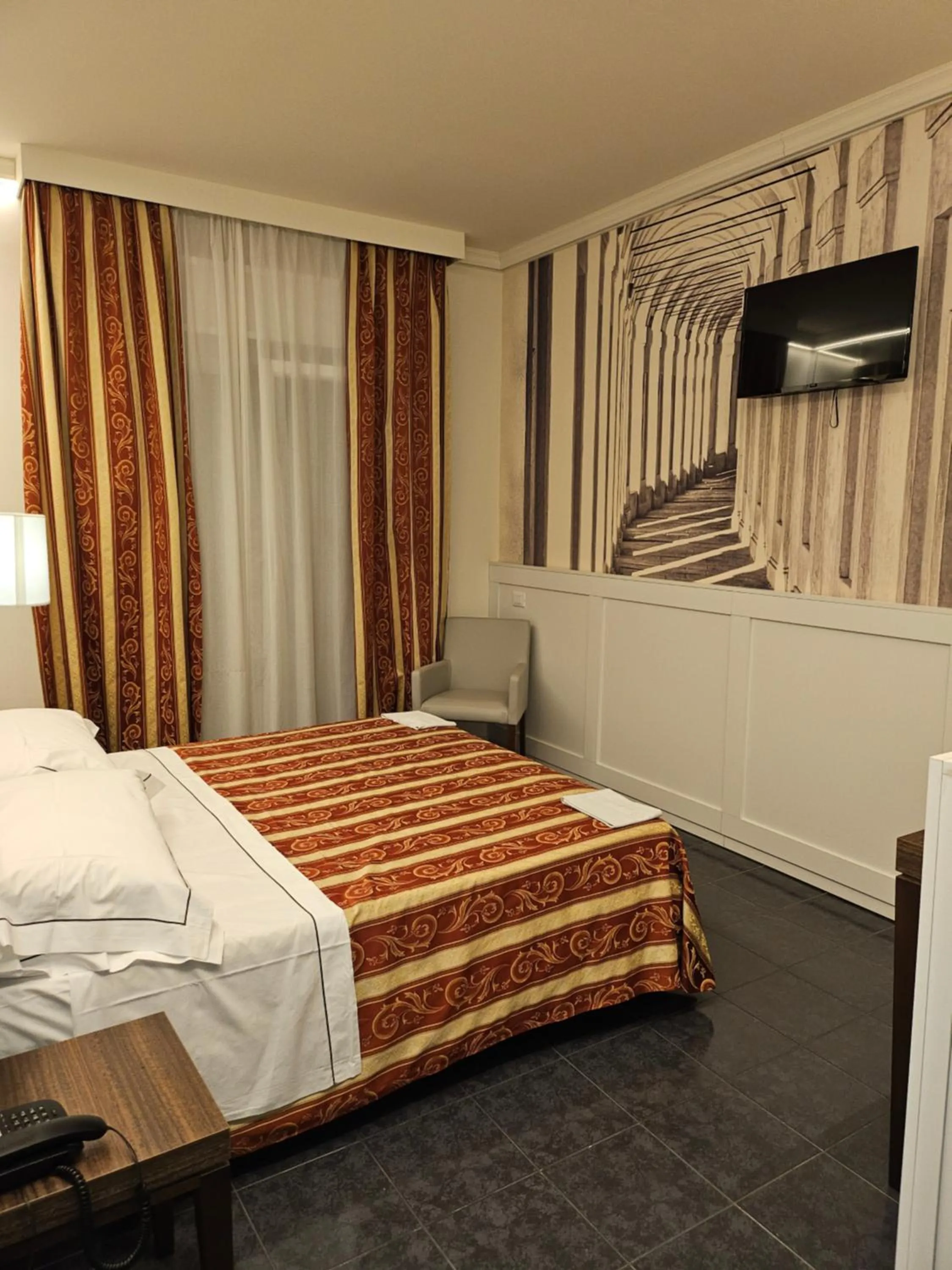 Bedroom, Bed in Hotel San Donato - Bologna centro