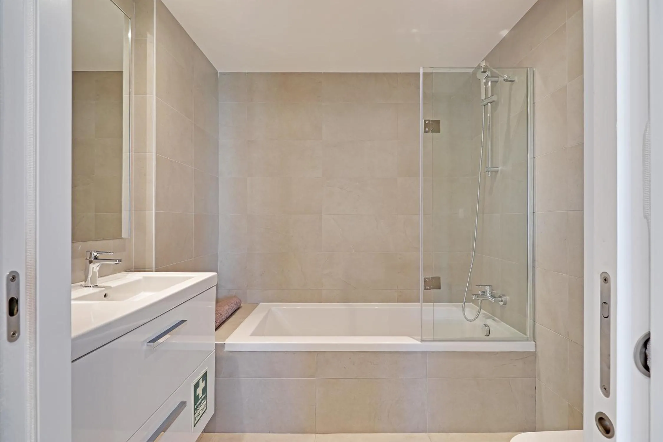 Bathroom in Apartamento Vista Jardim by Portucasa