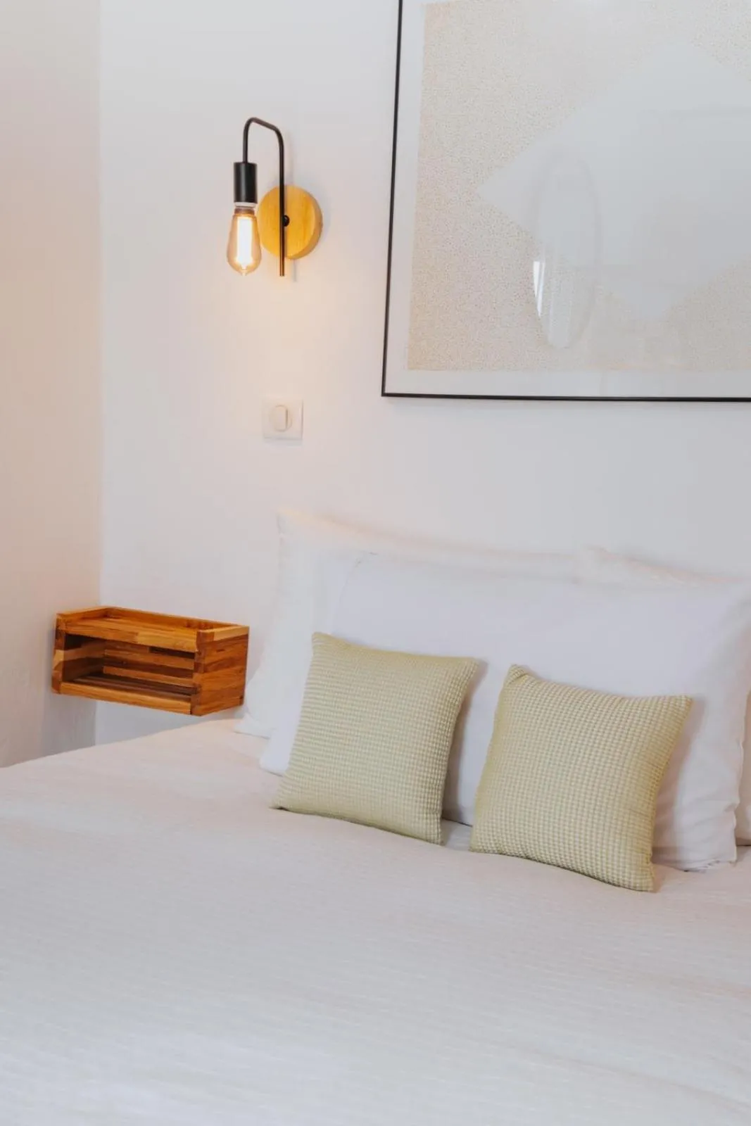 Bed in Perfect family-oriented and recently renovated townhouse in the old Antibes