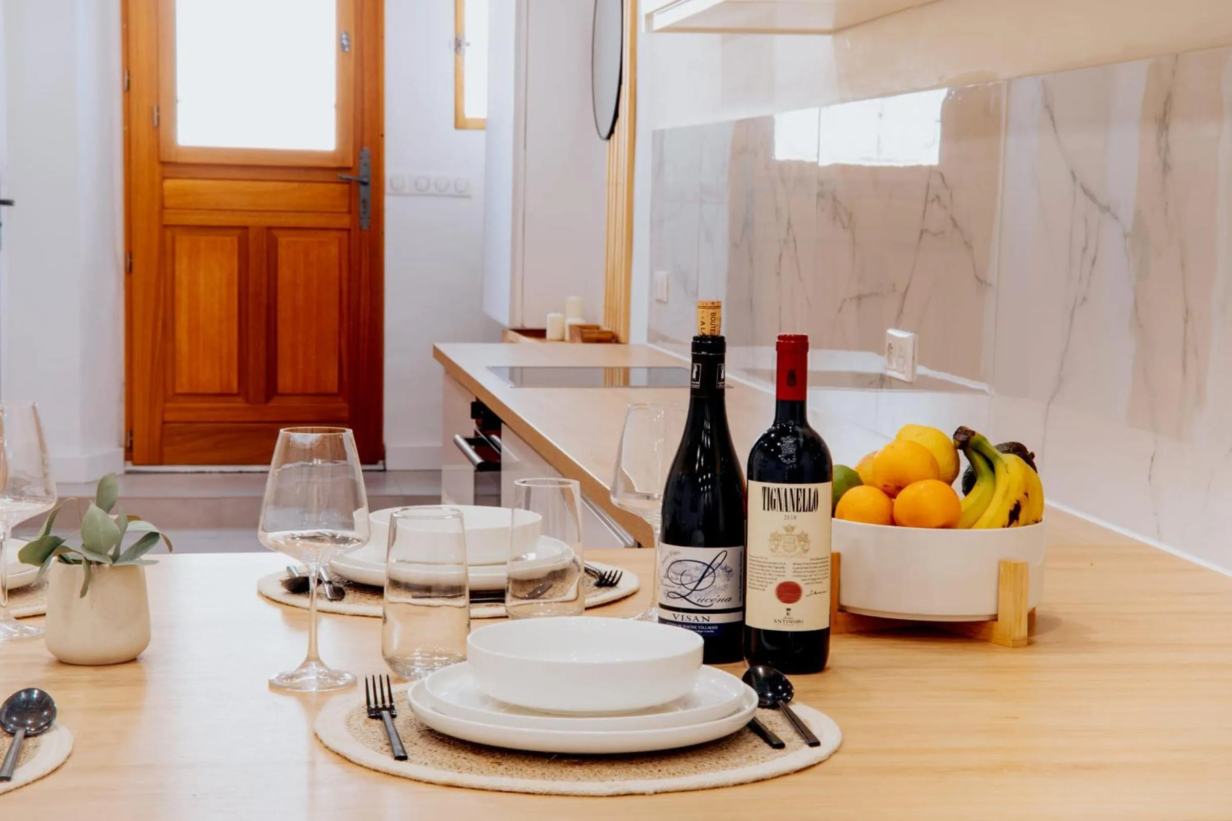 Dining area in Perfect family-oriented and recently renovated townhouse in the old Antibes