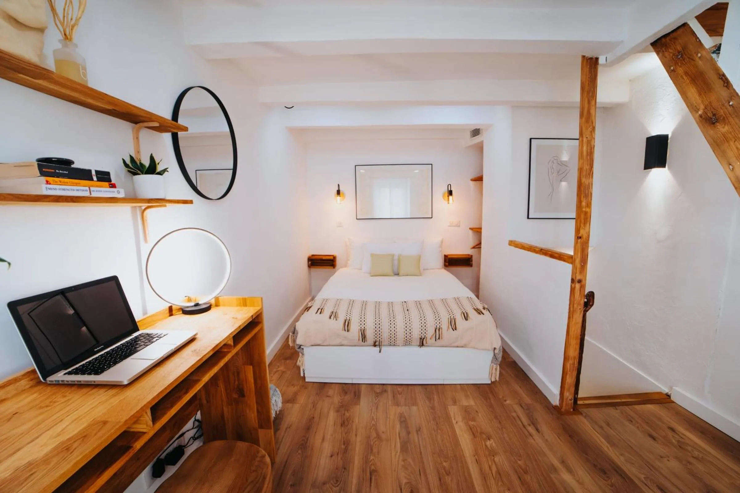 Photo of the whole room, Bed in Perfect family-oriented and recently renovated townhouse in the old Antibes