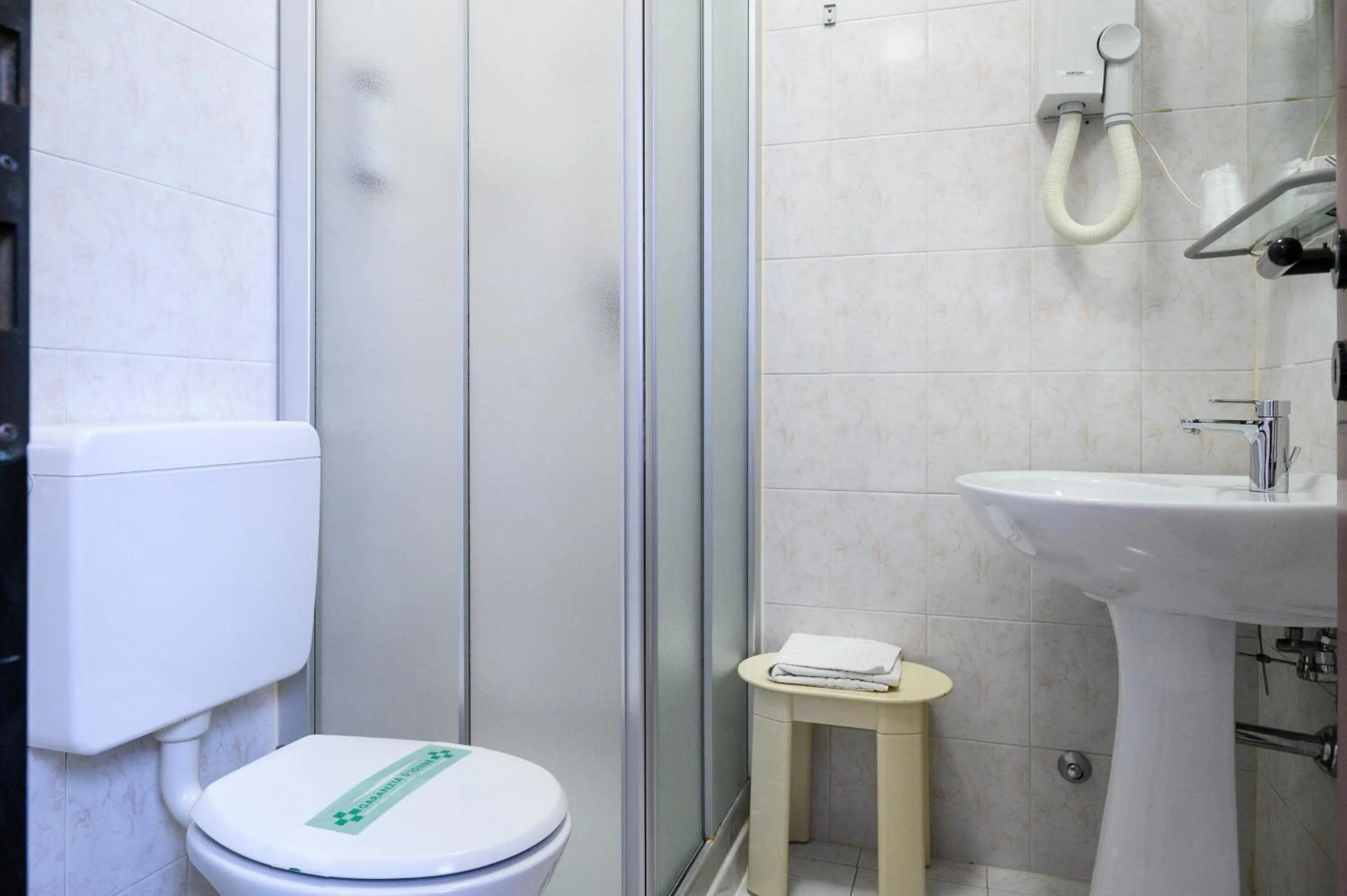 Shower in Hotel Due Ragni e Ristorante