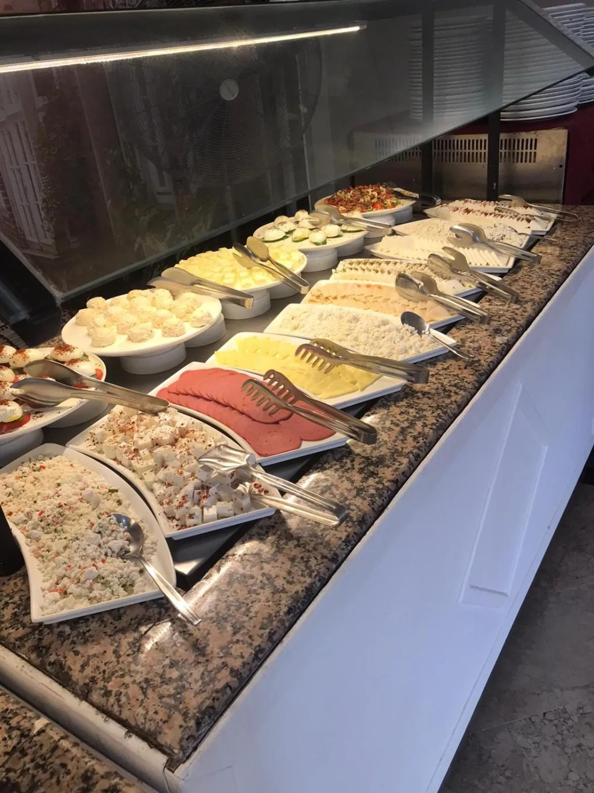 Food and drinks in Tal Beach Hotel