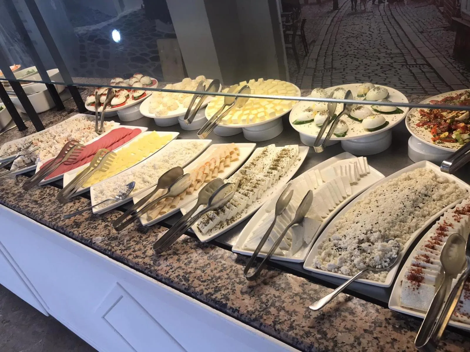 Food and drinks in Tal Beach Hotel