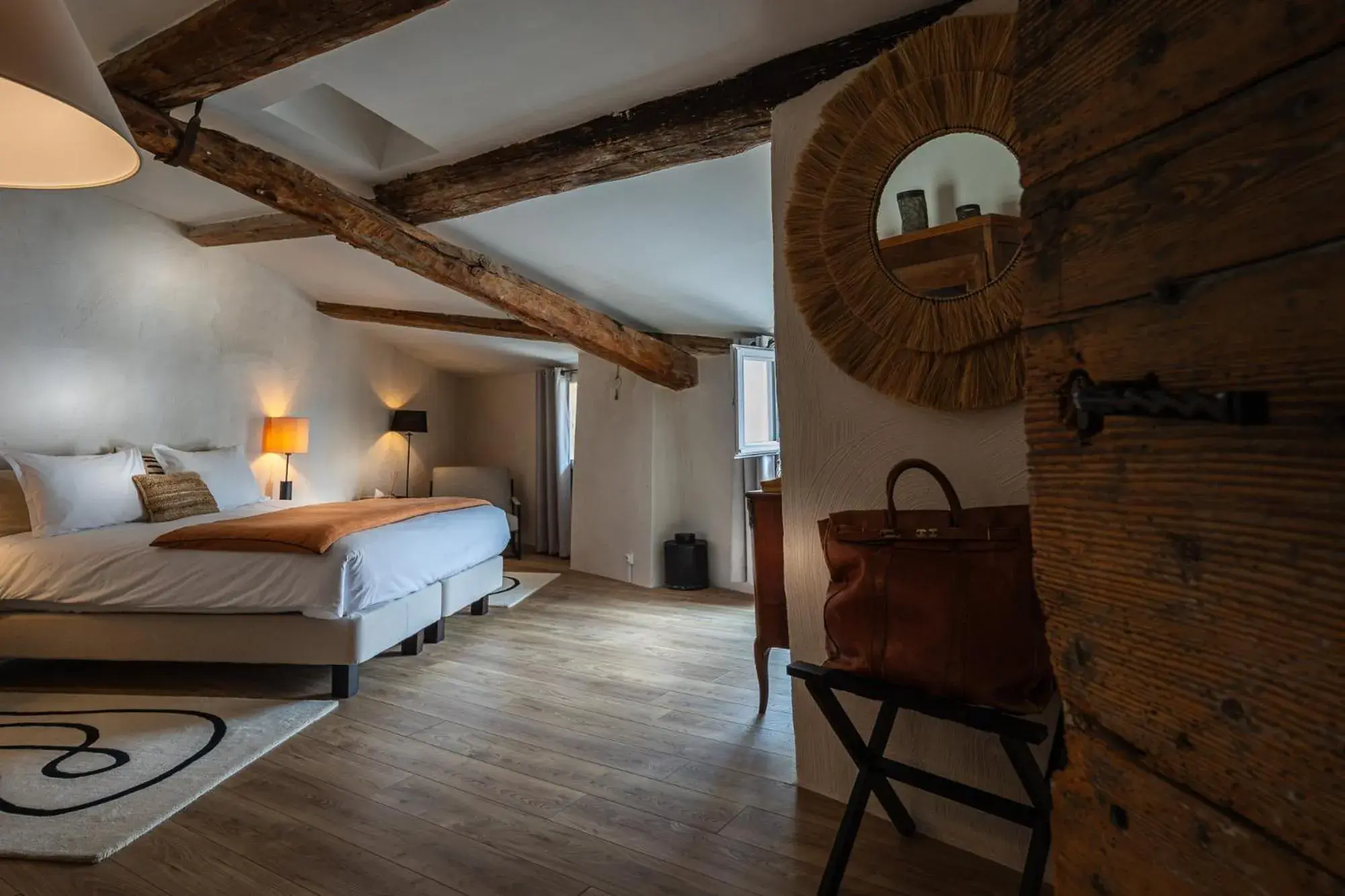 Superior Double or Twin Room with City View - single occupancy in La Chapelle sur la Sorgue Superior Double or Twin Room with City View - single occupancy in La Chapelle sur la Sorgue
