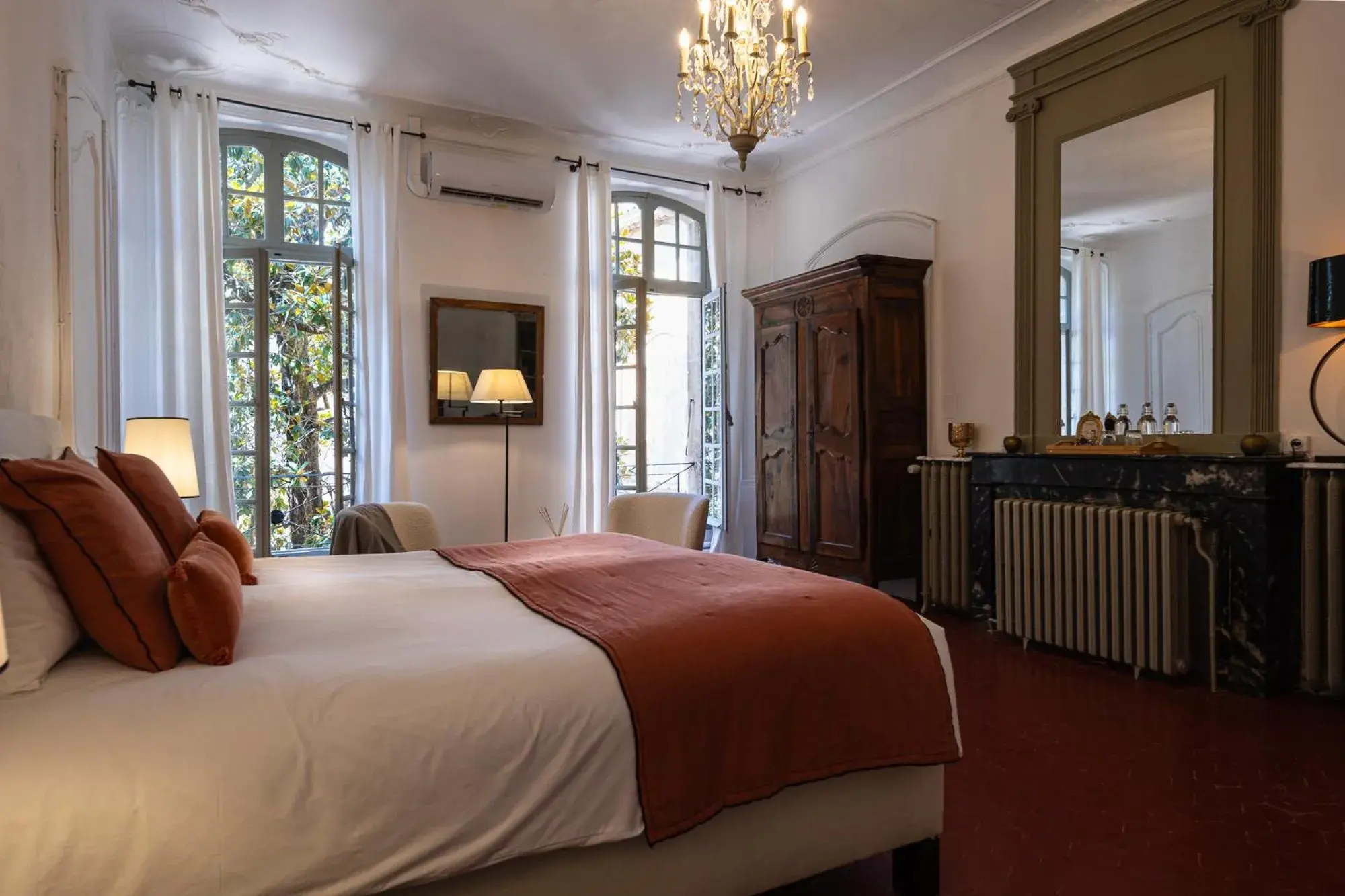 Deluxe King Suite in La Chapelle sur la Sorgue Deluxe King Suite in La Chapelle sur la Sorgue
