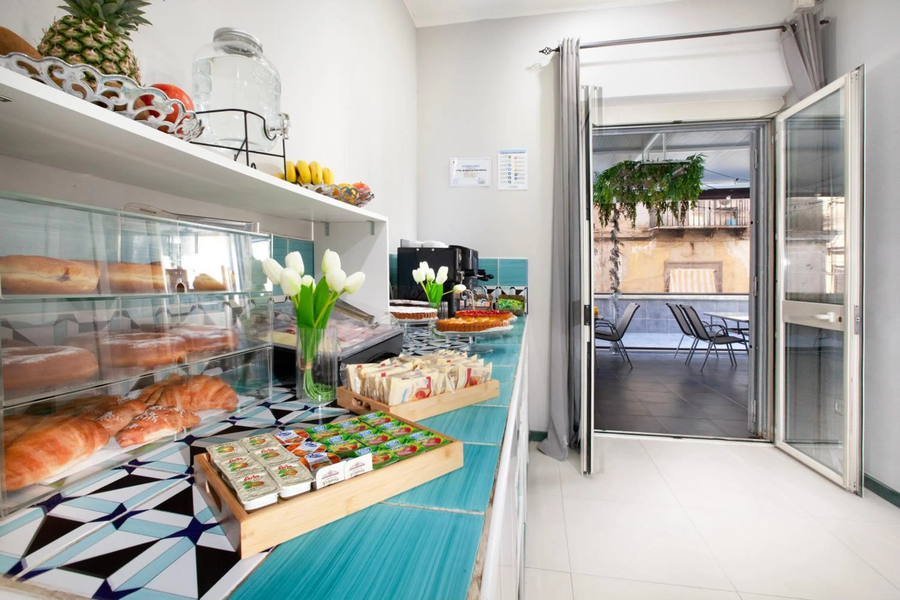 Breakfast in ROYAL ROOMS STATION NAPOLI