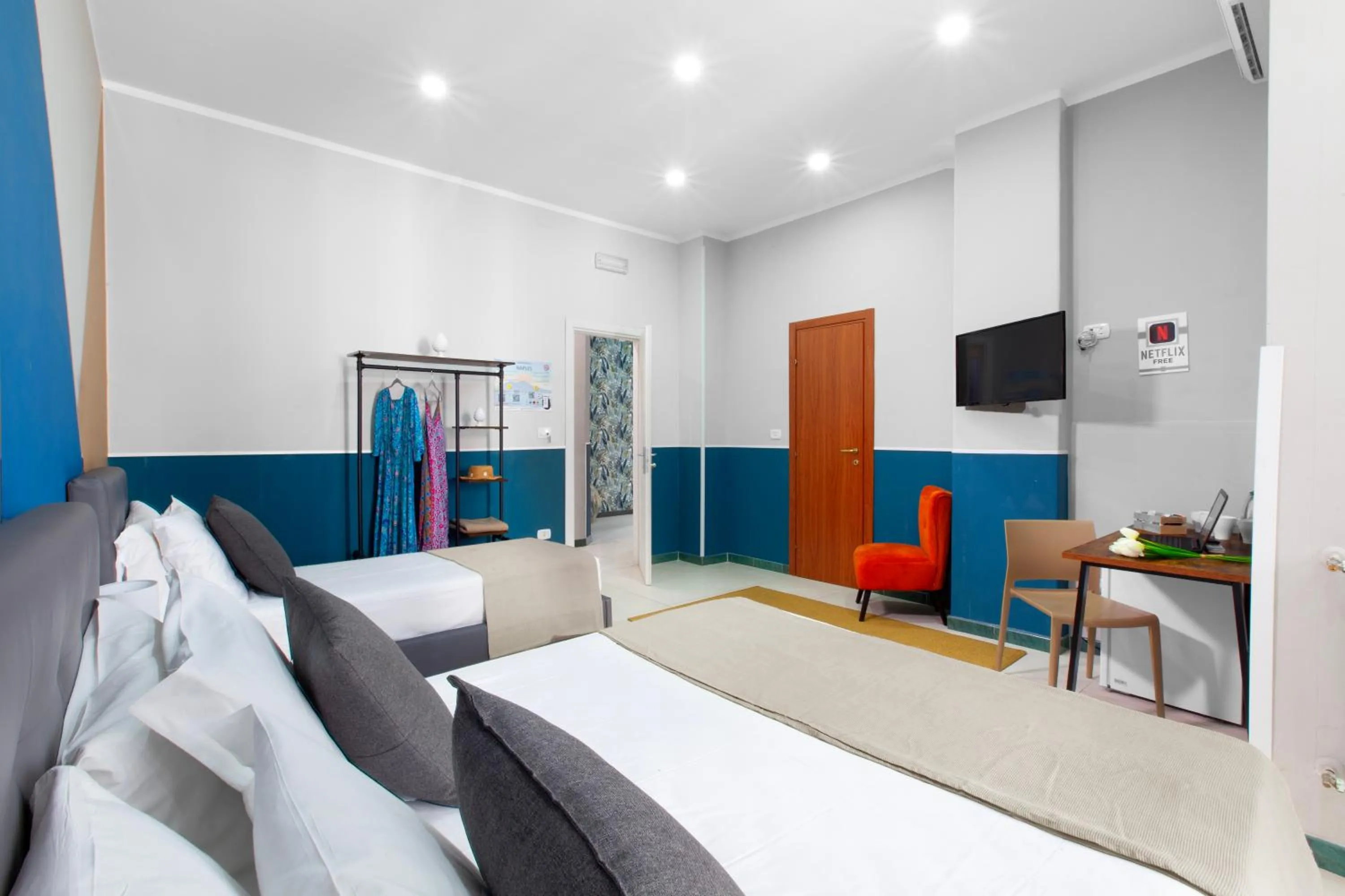 Bedroom in ROYAL ROOMS STATION NAPOLI