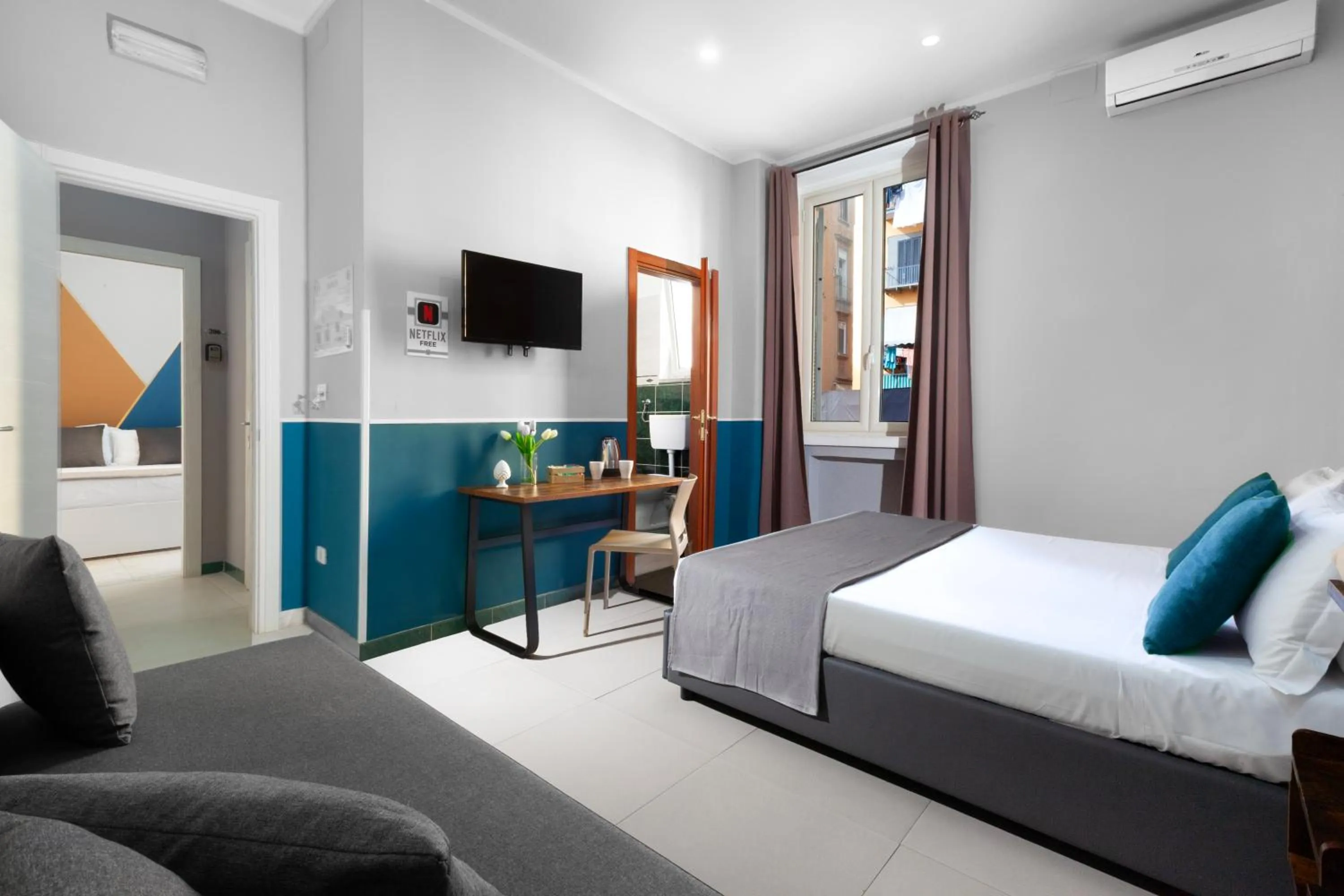 Bedroom, Bed in ROYAL ROOMS STATION NAPOLI