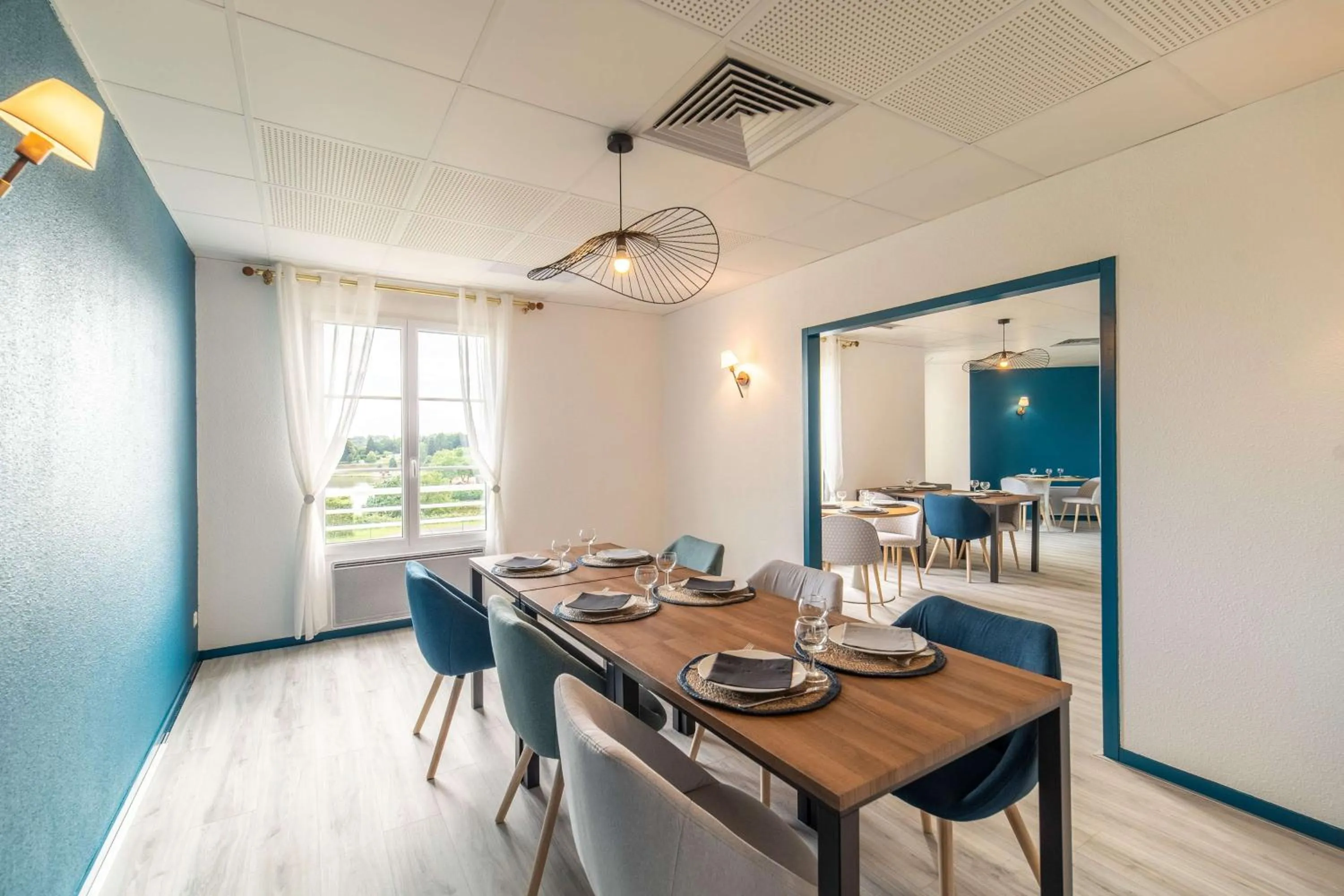 Restaurant/places to eat in Brit Hotel Confort - La Tour Blanche