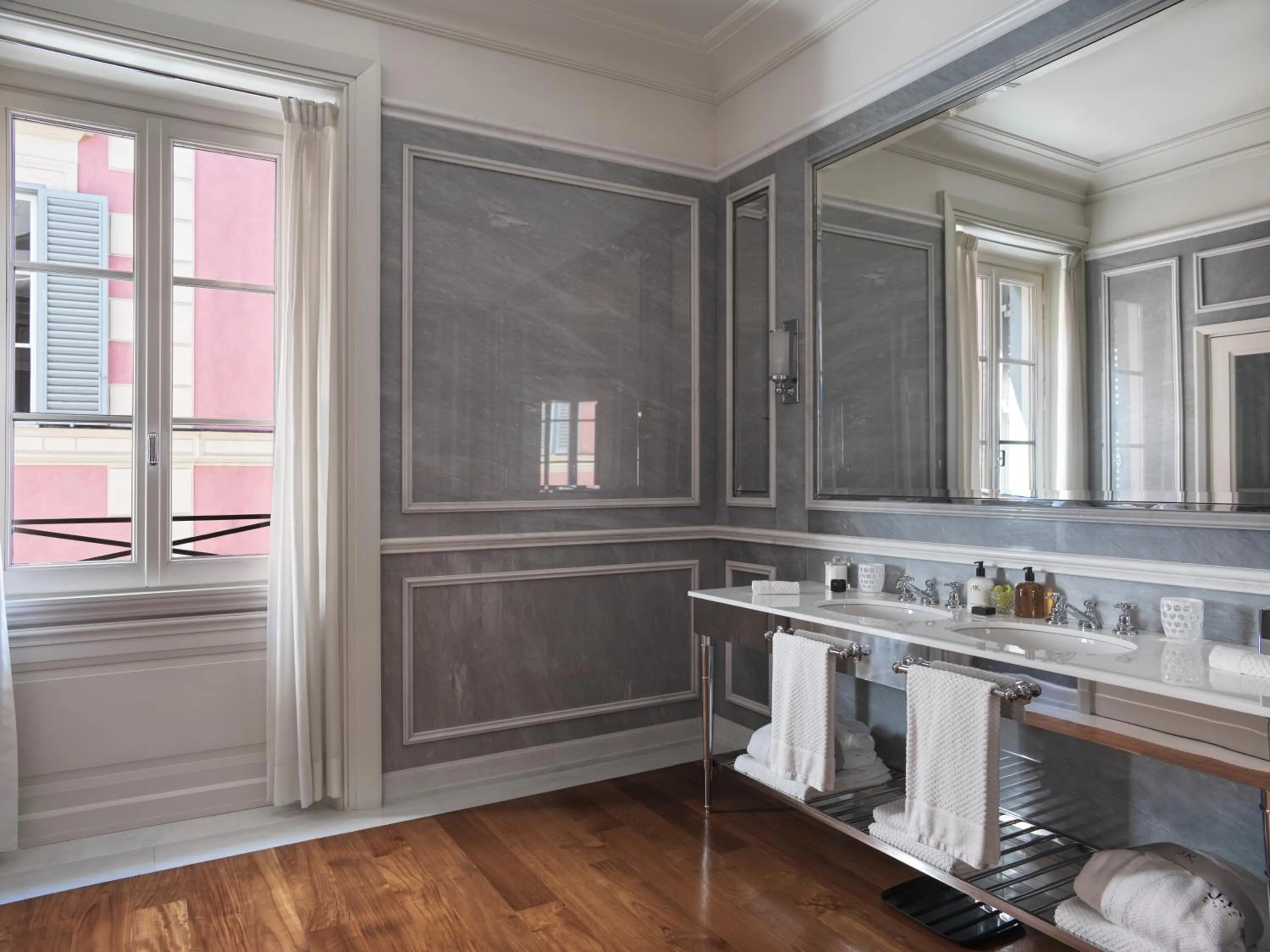 Bathroom in J.K. Place Roma - The Leading Hotels of the World