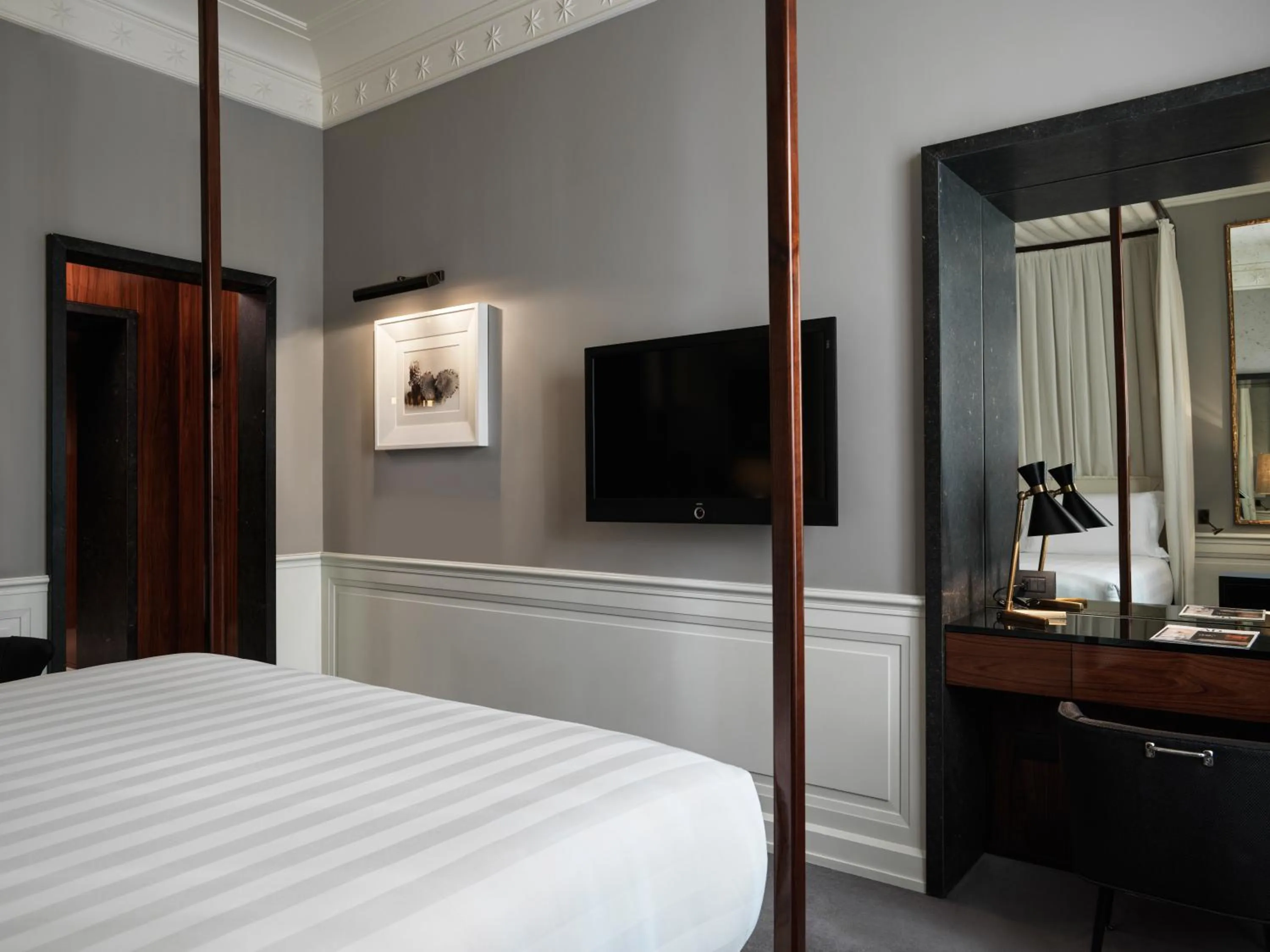Bedroom, Bed in J.K. Place Roma - The Leading Hotels of the World