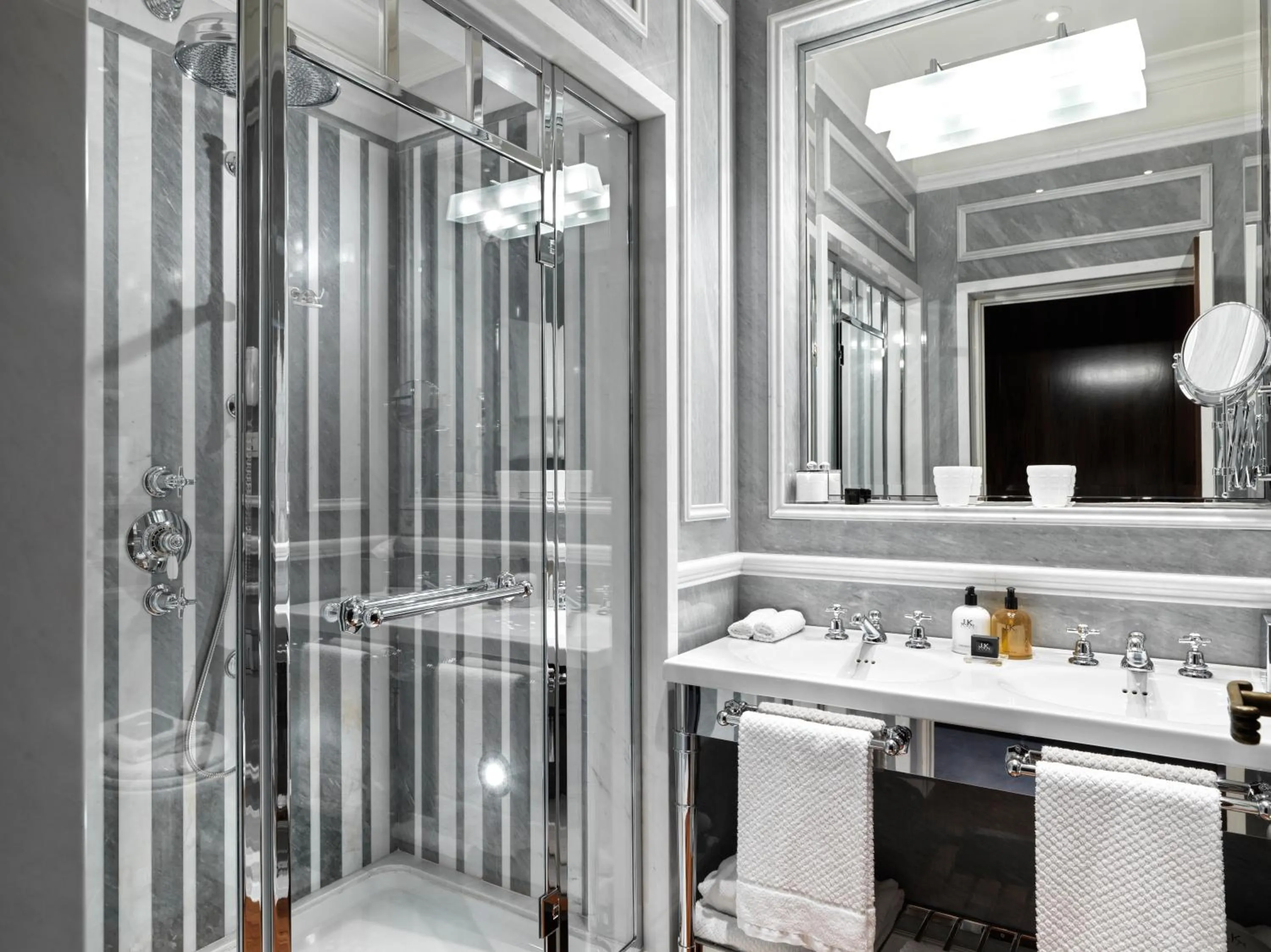 Bathroom in J.K. Place Roma - The Leading Hotels of the World