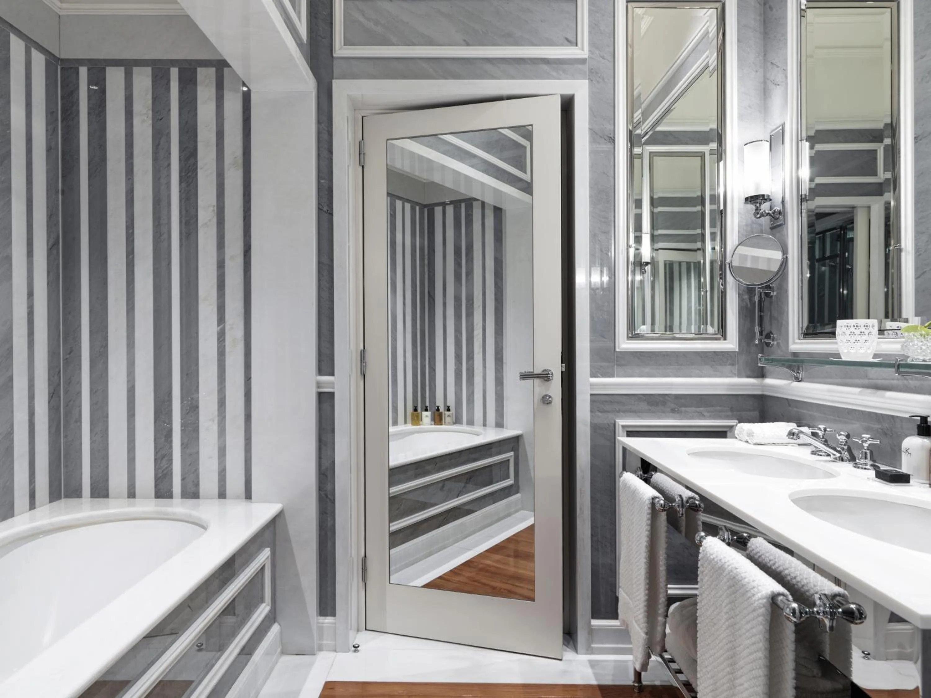 Bathroom in J.K. Place Roma - The Leading Hotels of the World