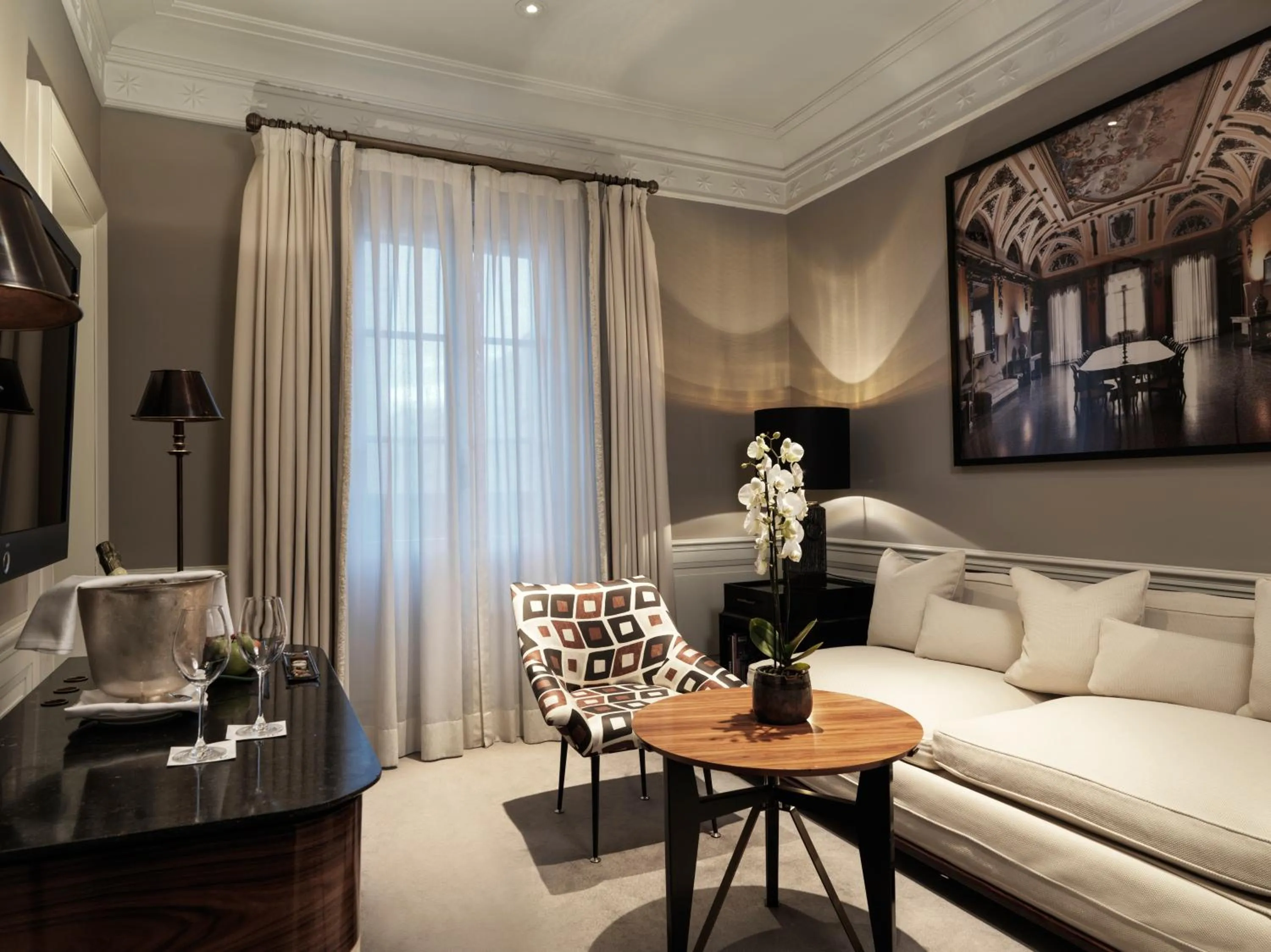 Living room, Bed in J.K. Place Roma - The Leading Hotels of the World