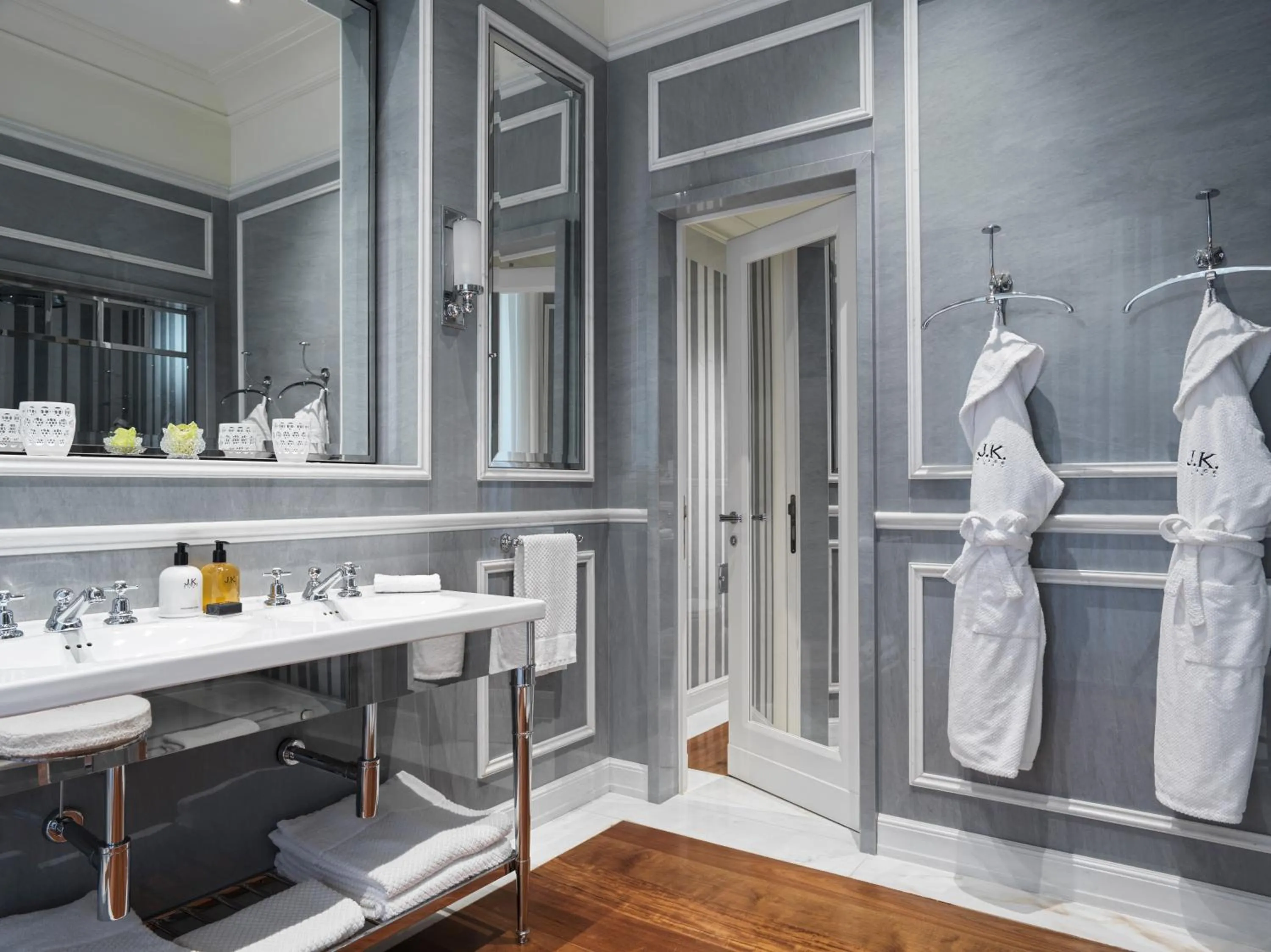 Bathroom in J.K. Place Roma - The Leading Hotels of the World