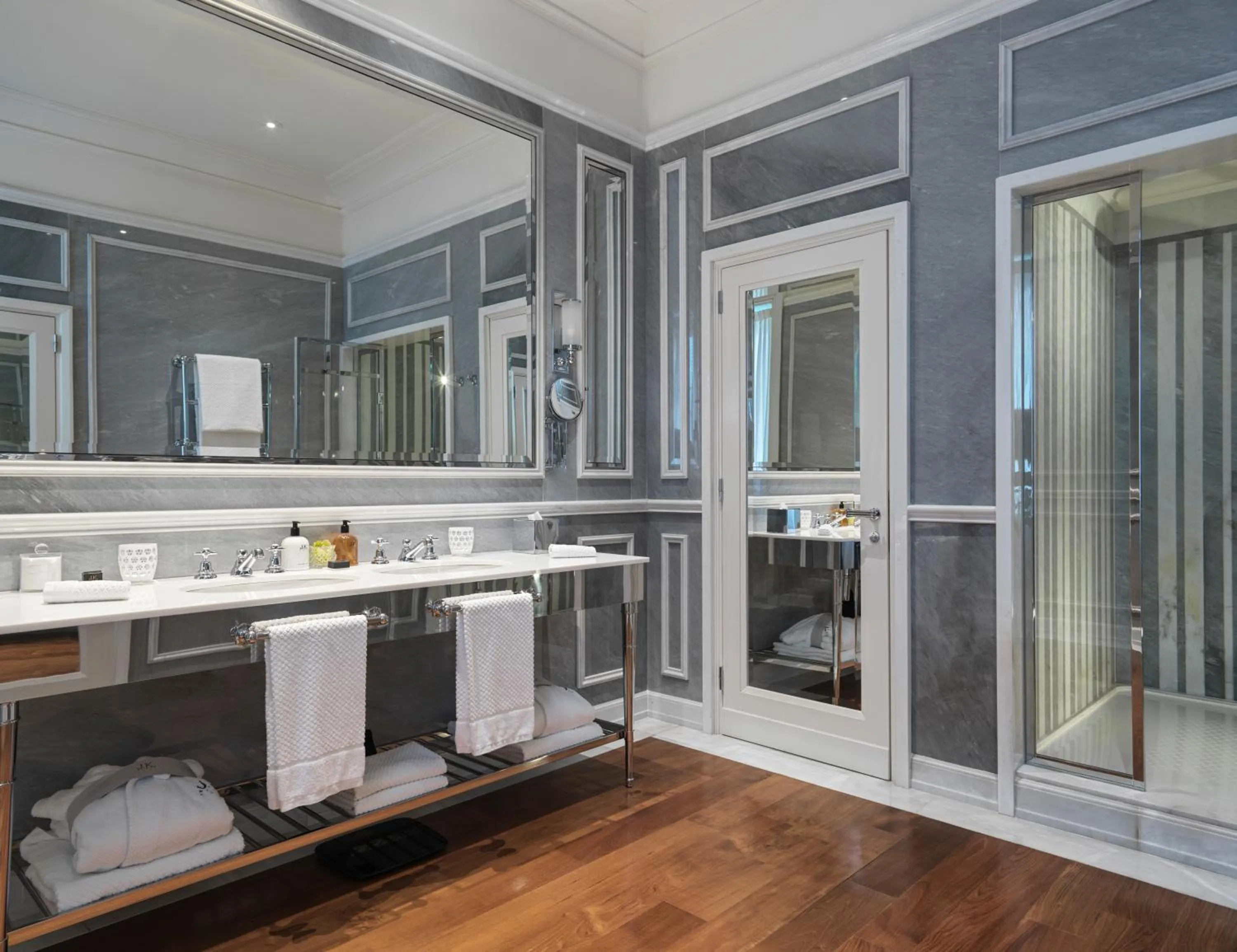 Shower in J.K. Place Roma - The Leading Hotels of the World