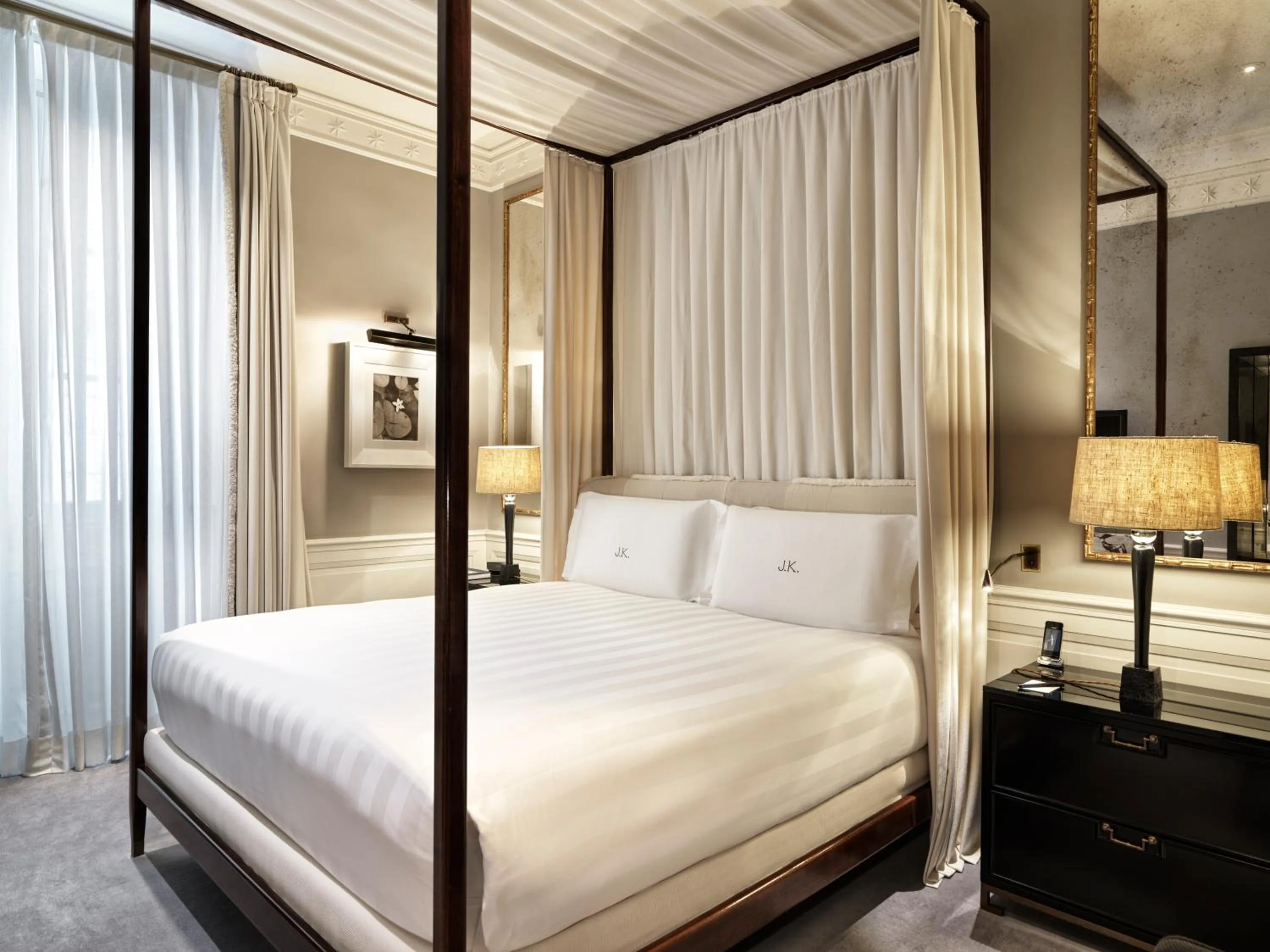Bedroom, Bed in J.K. Place Roma - The Leading Hotels of the World