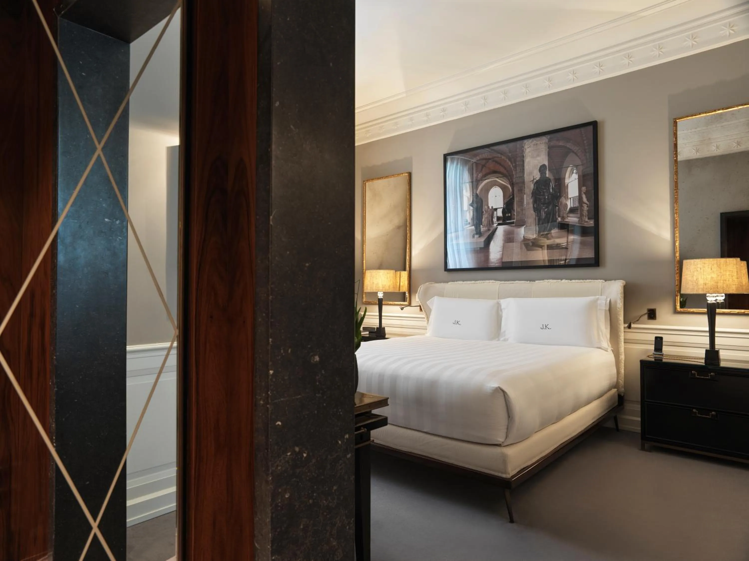 Bedroom, Bed in J.K. Place Roma - The Leading Hotels of the World