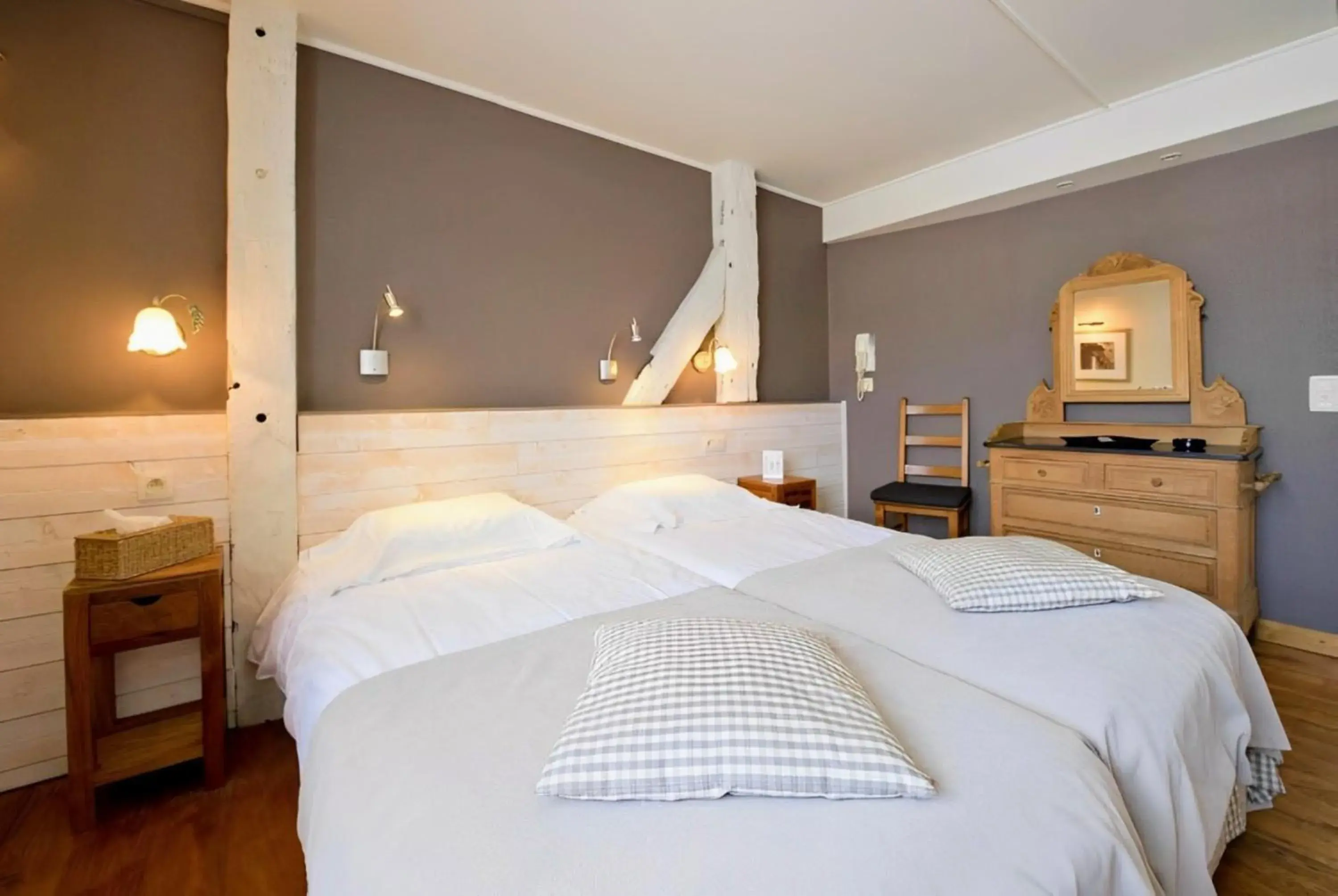 Twin Room in La Fontaine du Sabotier Twin Room in La Fontaine du Sabotier