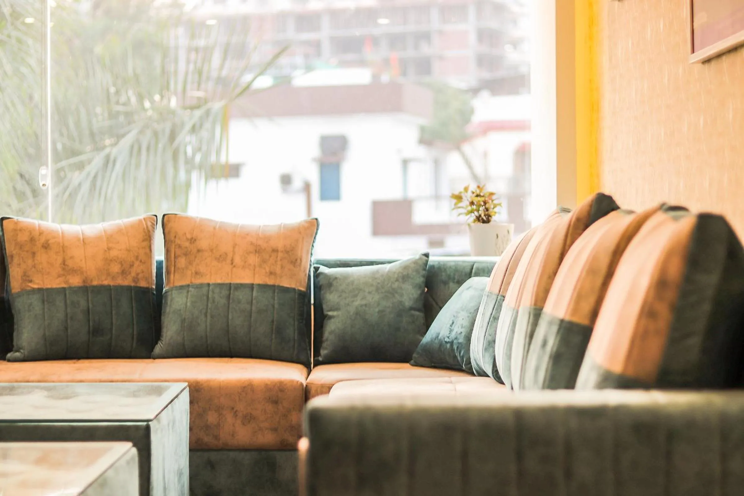 Living room in Hotel Royal Palm Dehradun