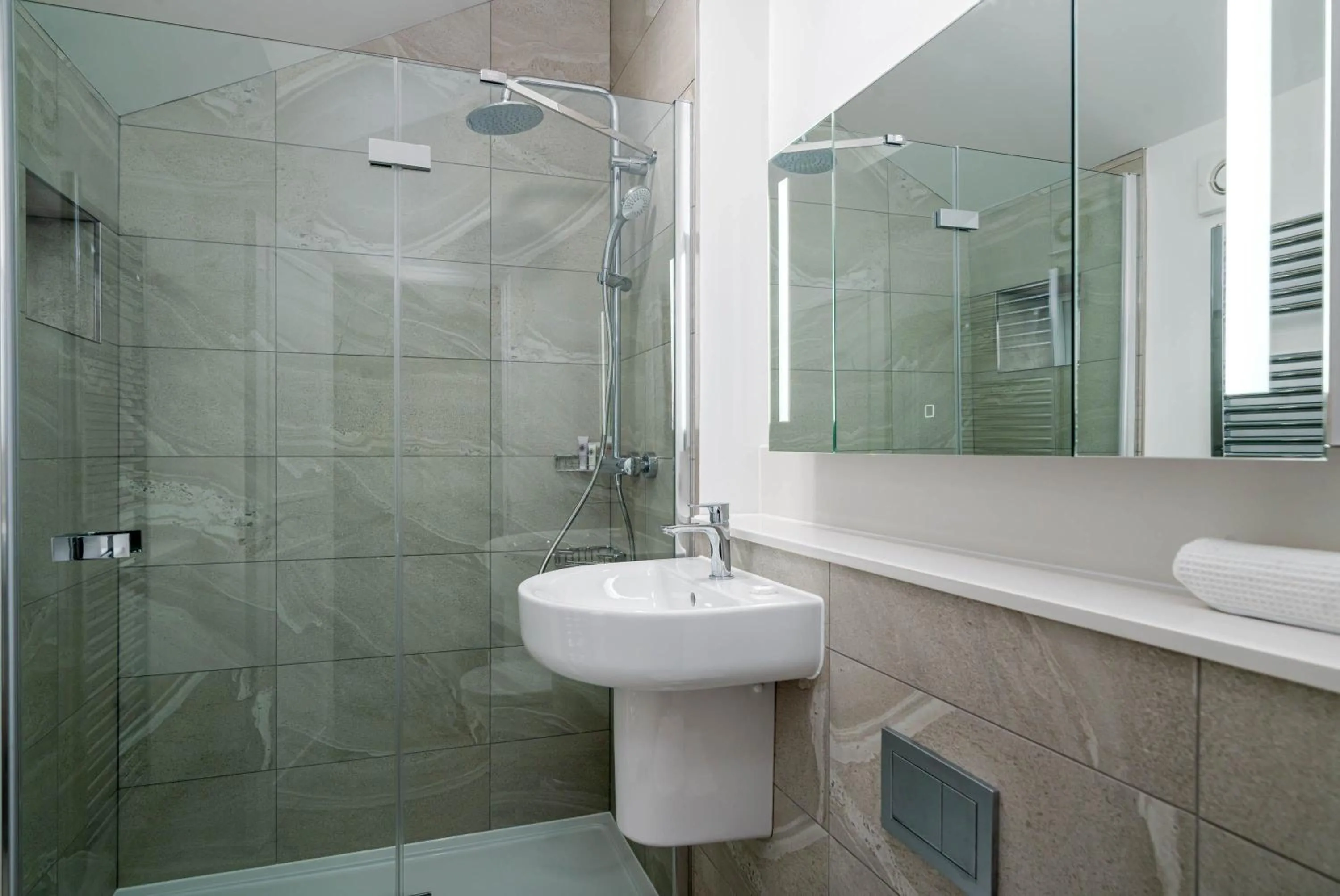 Bathroom in 37 Doughty Street - Urban Apartments