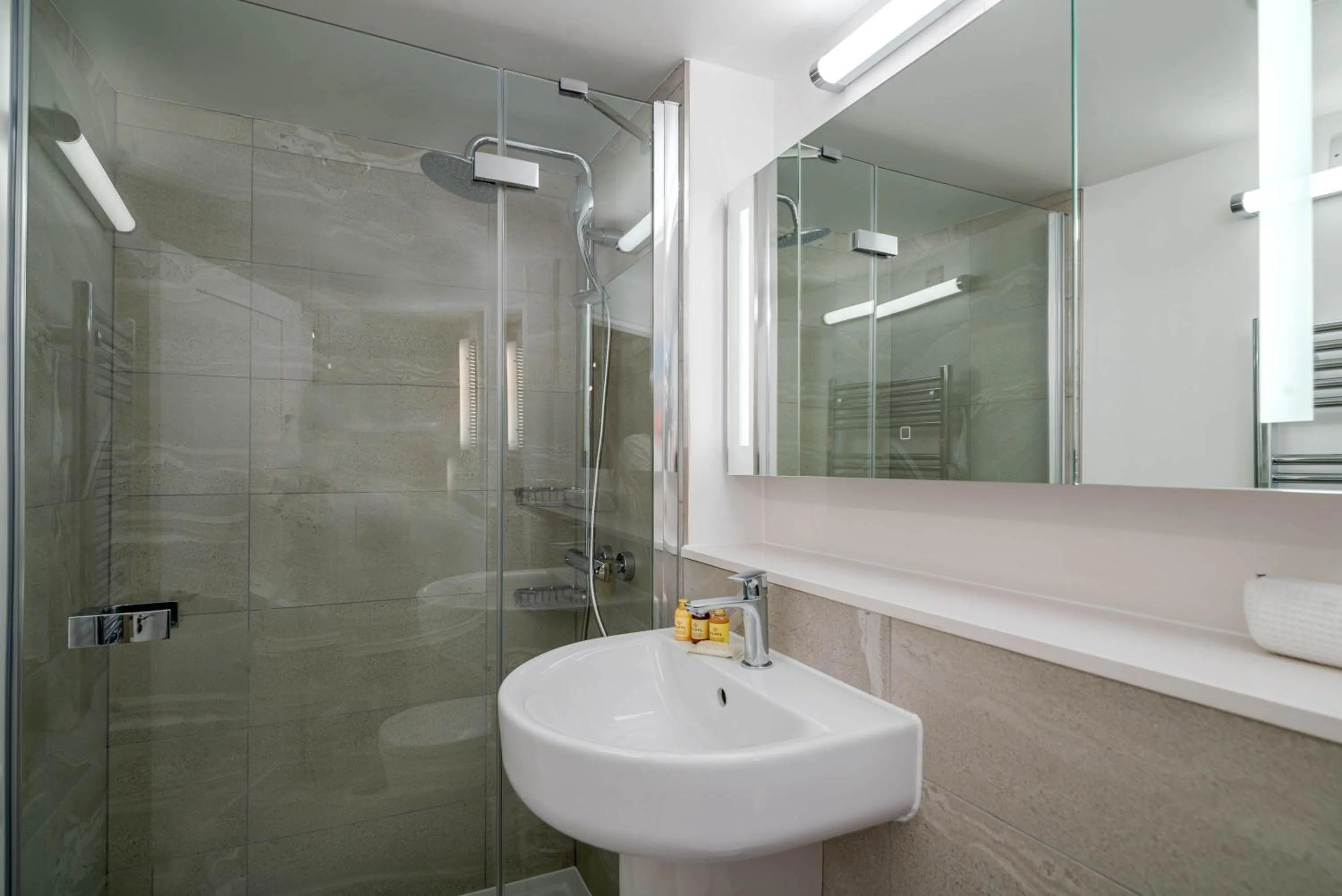 Bathroom in 37 Doughty Street - Urban Apartments