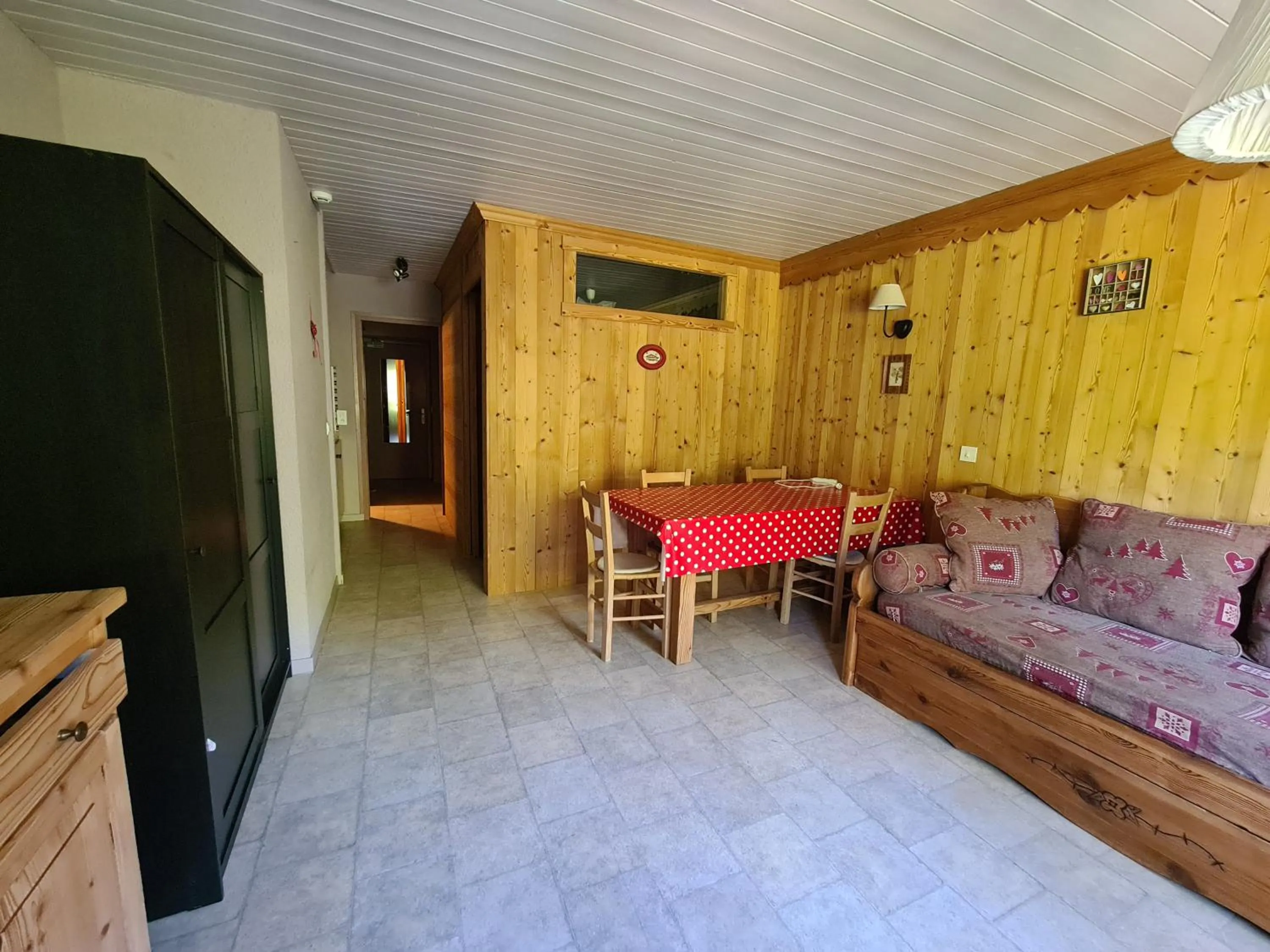 Seating area in Hôtel et Appart'Hôtel Restaurant L'Adray