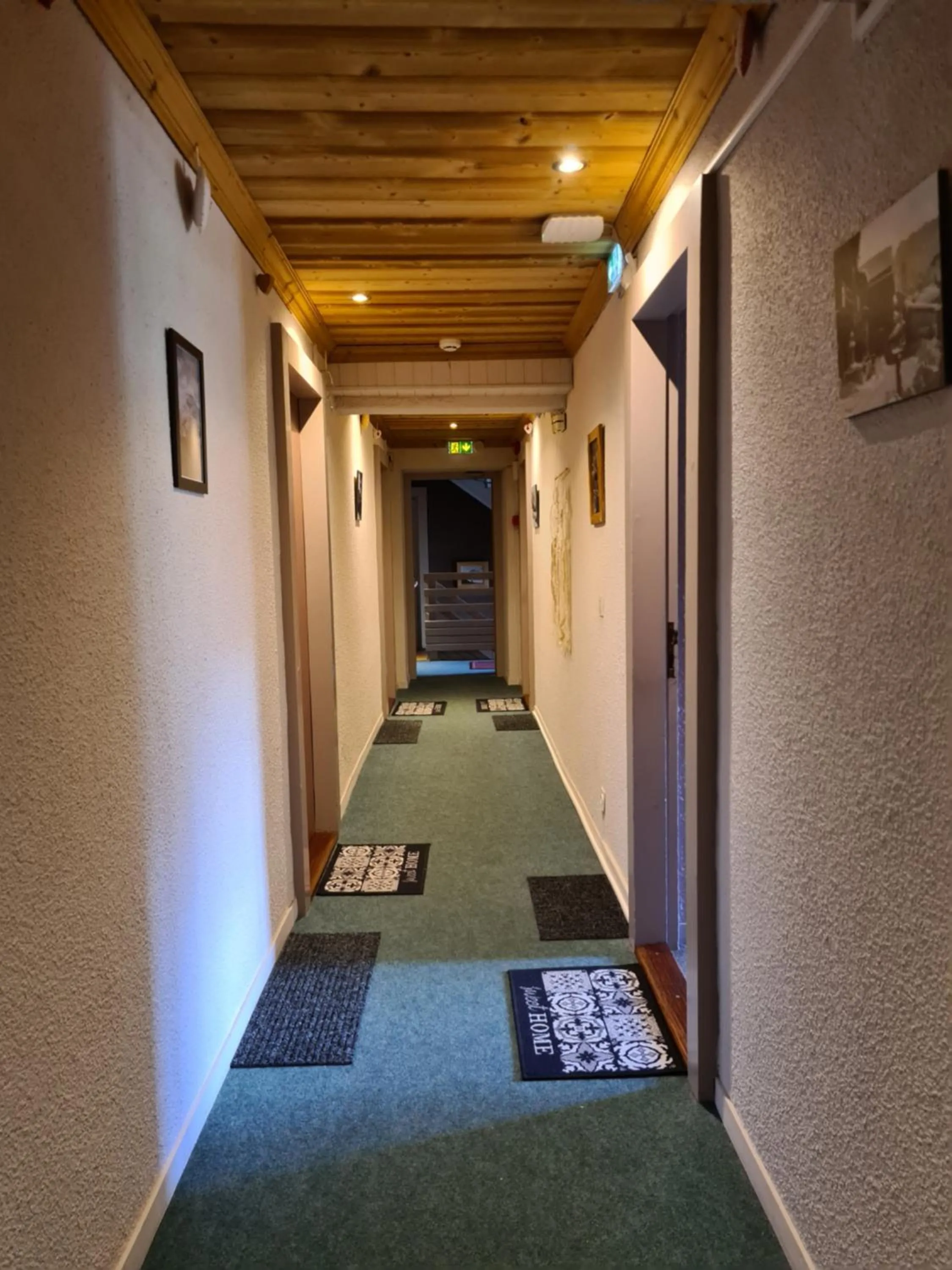 Area and facilities in Hôtel et Appart'Hôtel Restaurant L'Adray