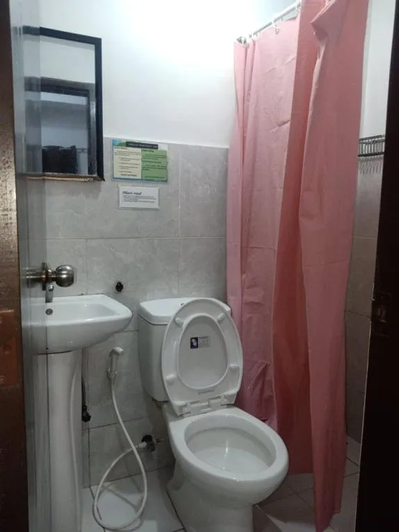 Bathroom in Chelle's Apartelle-Inn