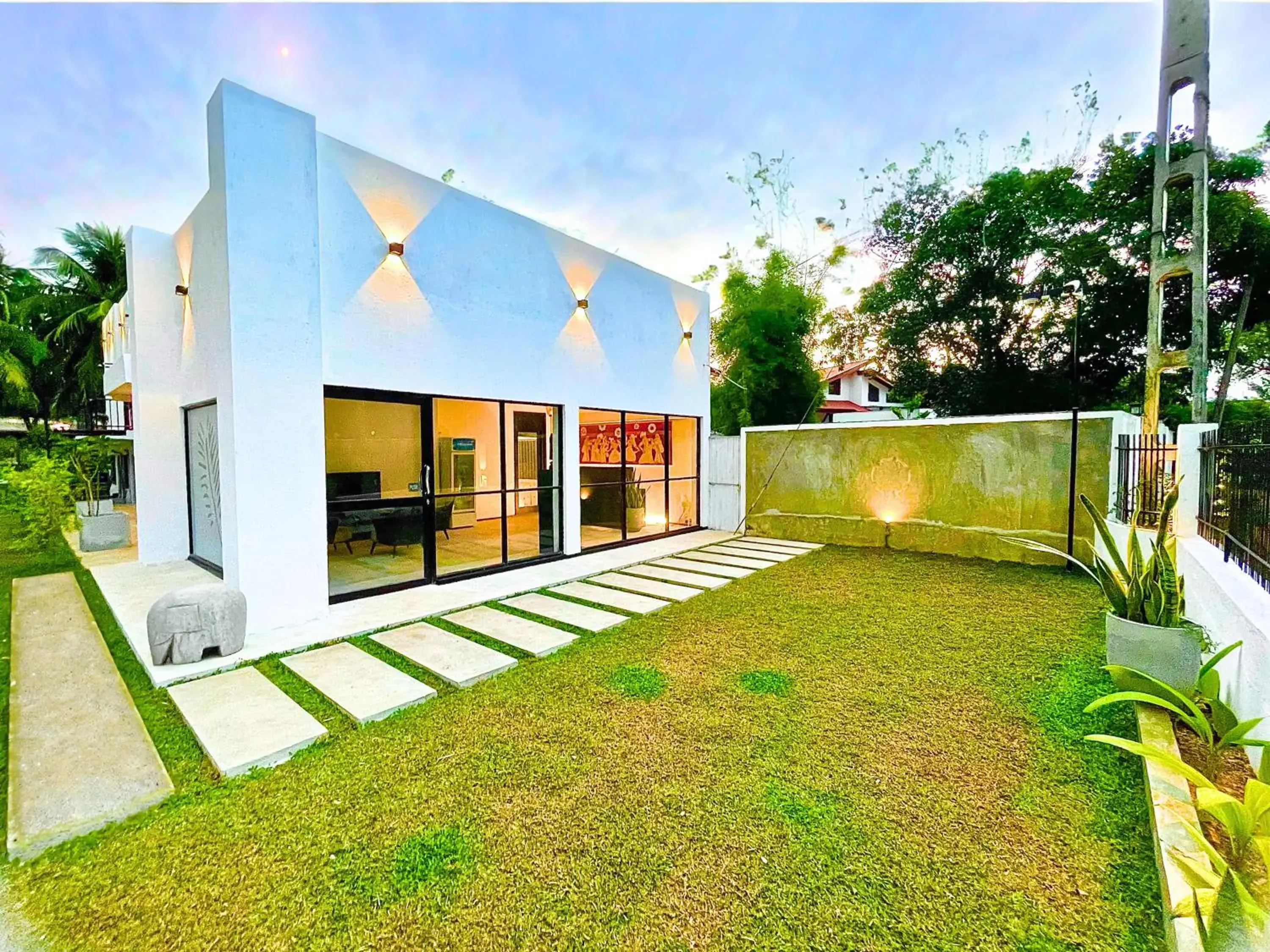 Property building in The Ivy Lake Property building in The Ivy Lake