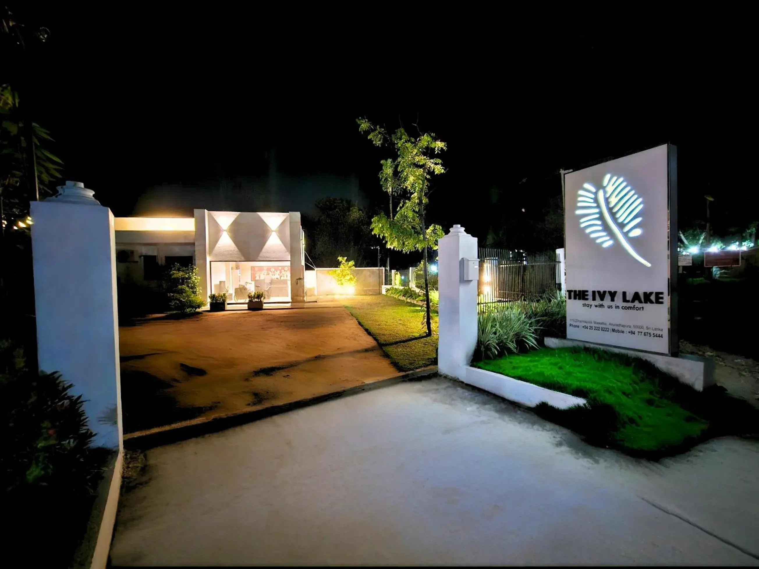 Property building in The Ivy Lake Property building in The Ivy Lake