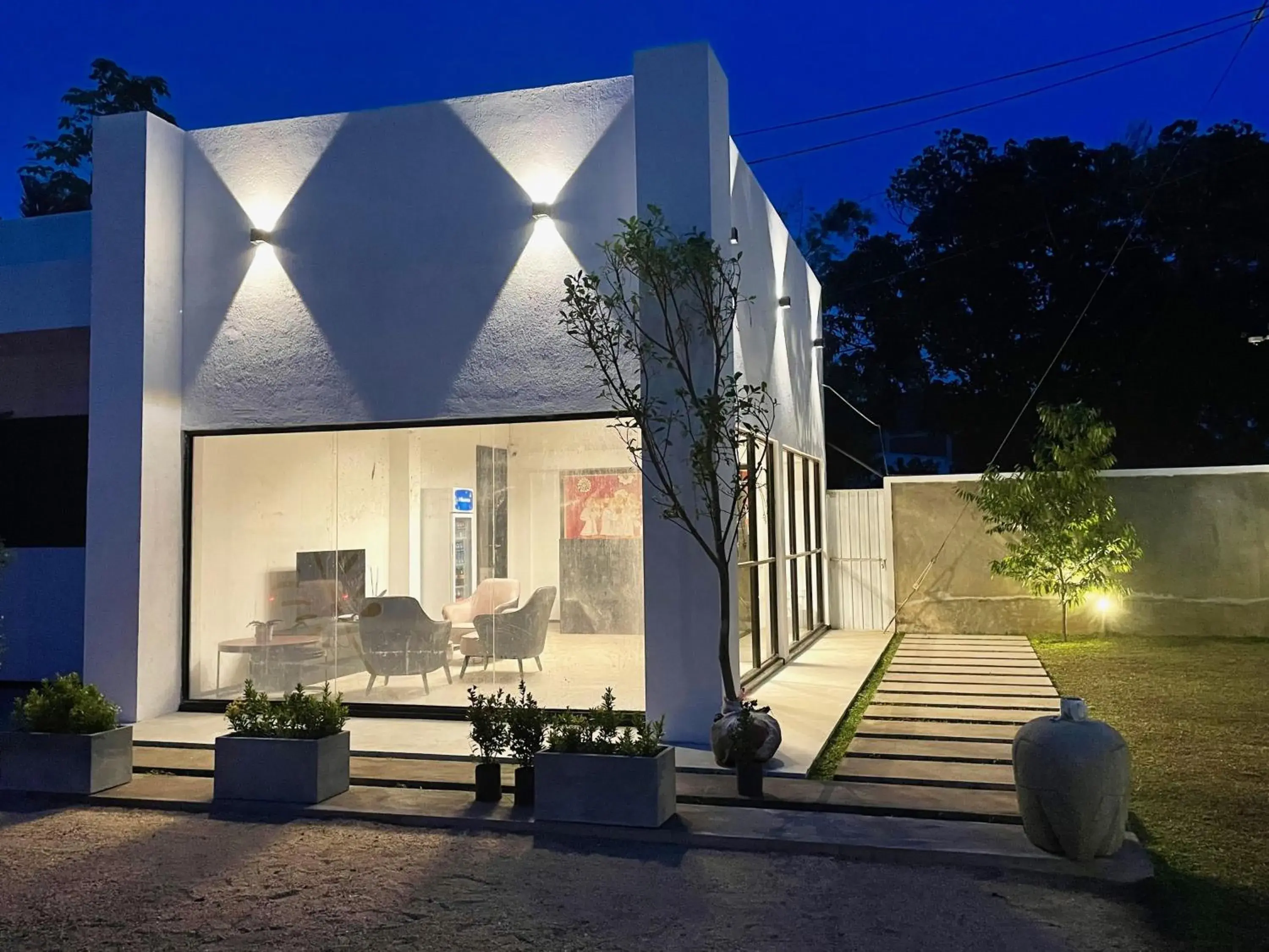 Property building in The Ivy Lake Property building in The Ivy Lake