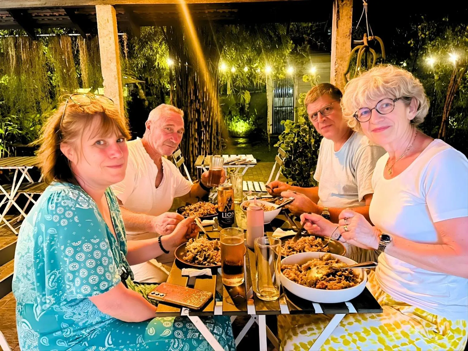 Restaurant/places to eat in The Ivy Lake