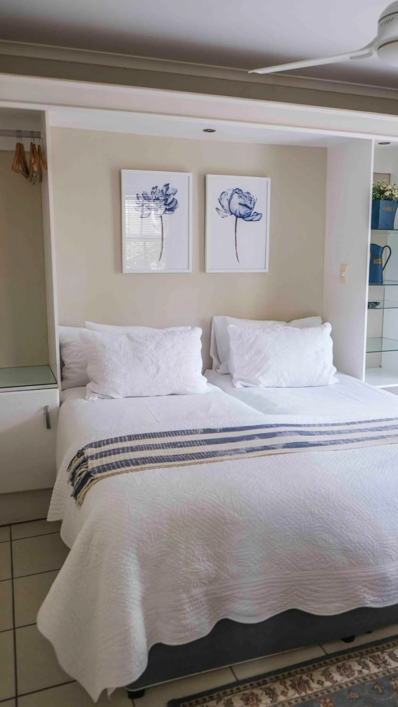 Bed in Conifer Beach House