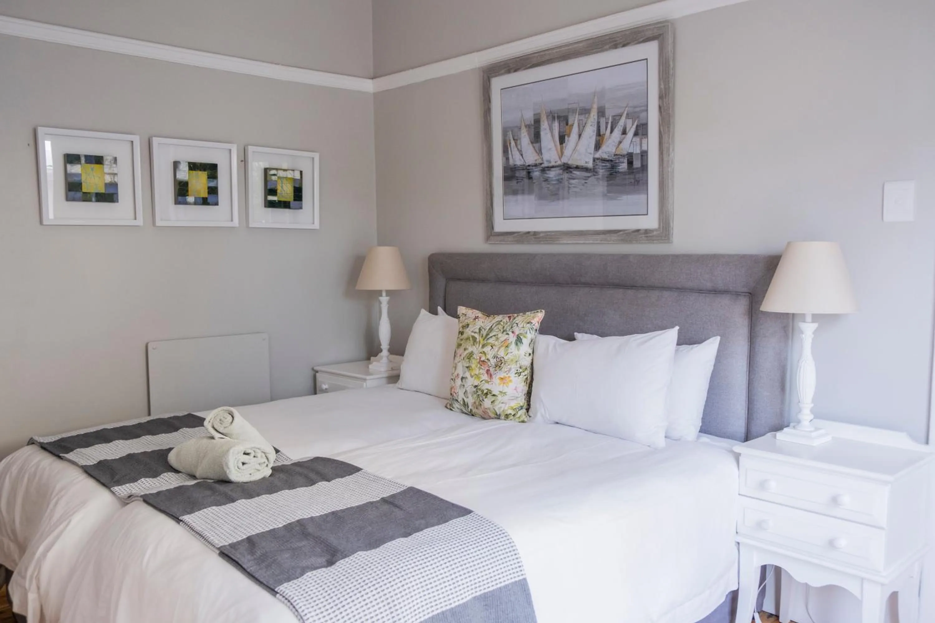 Bed in Conifer Beach House