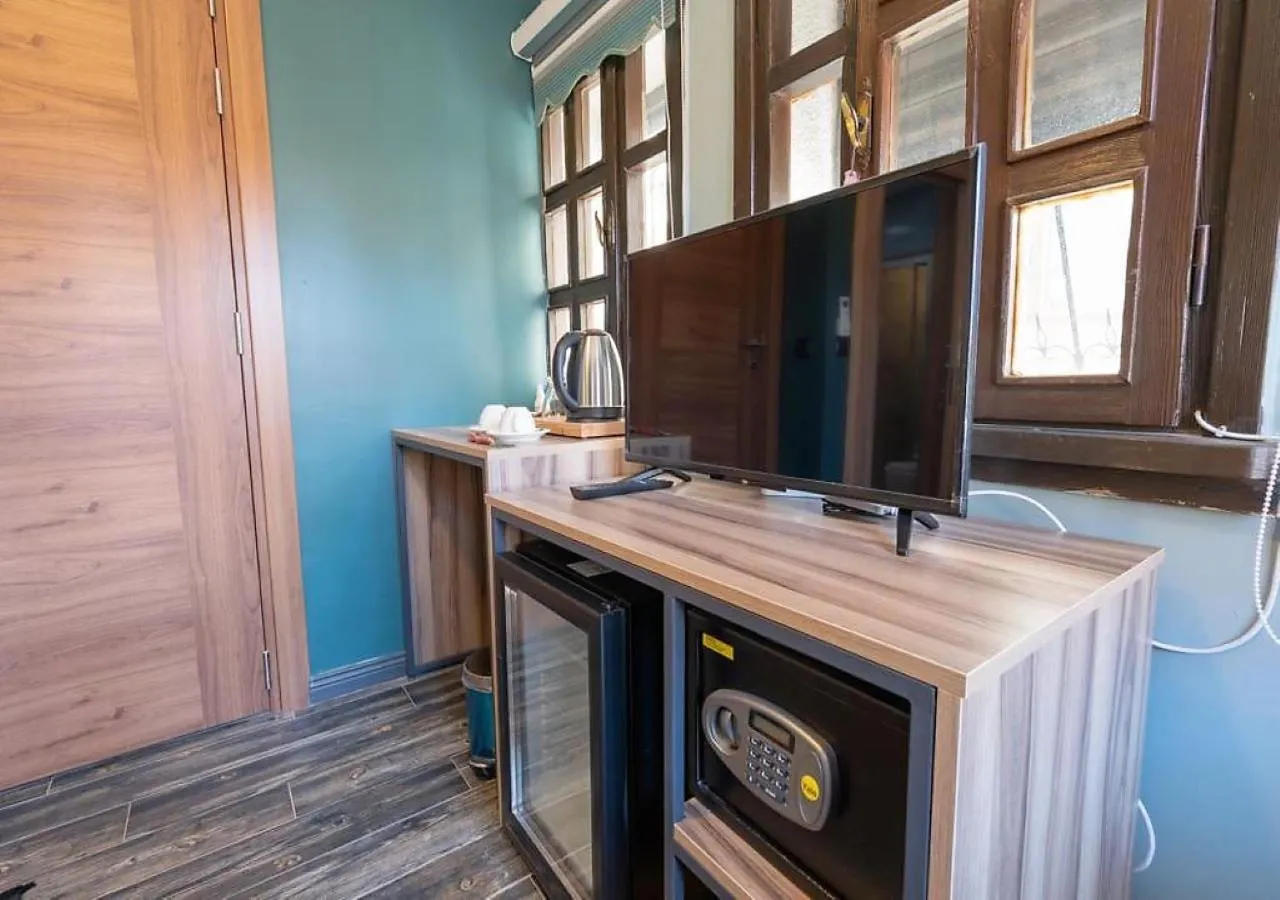 TV and multimedia in Liman Deluxe Hotel