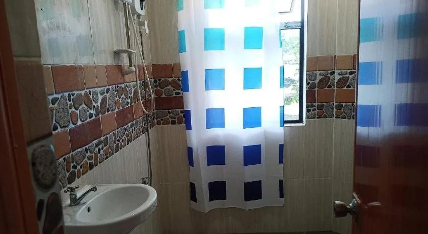 Shower in Catalinas inn