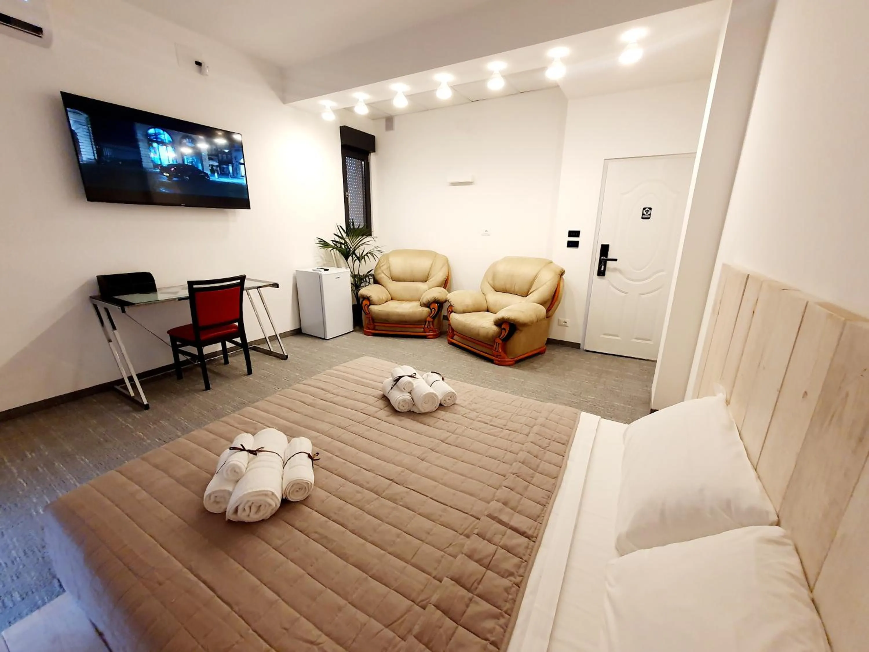 Double Room with Shared Bathroom - single occupancy in Camere Fiera Verona - CasaNostra