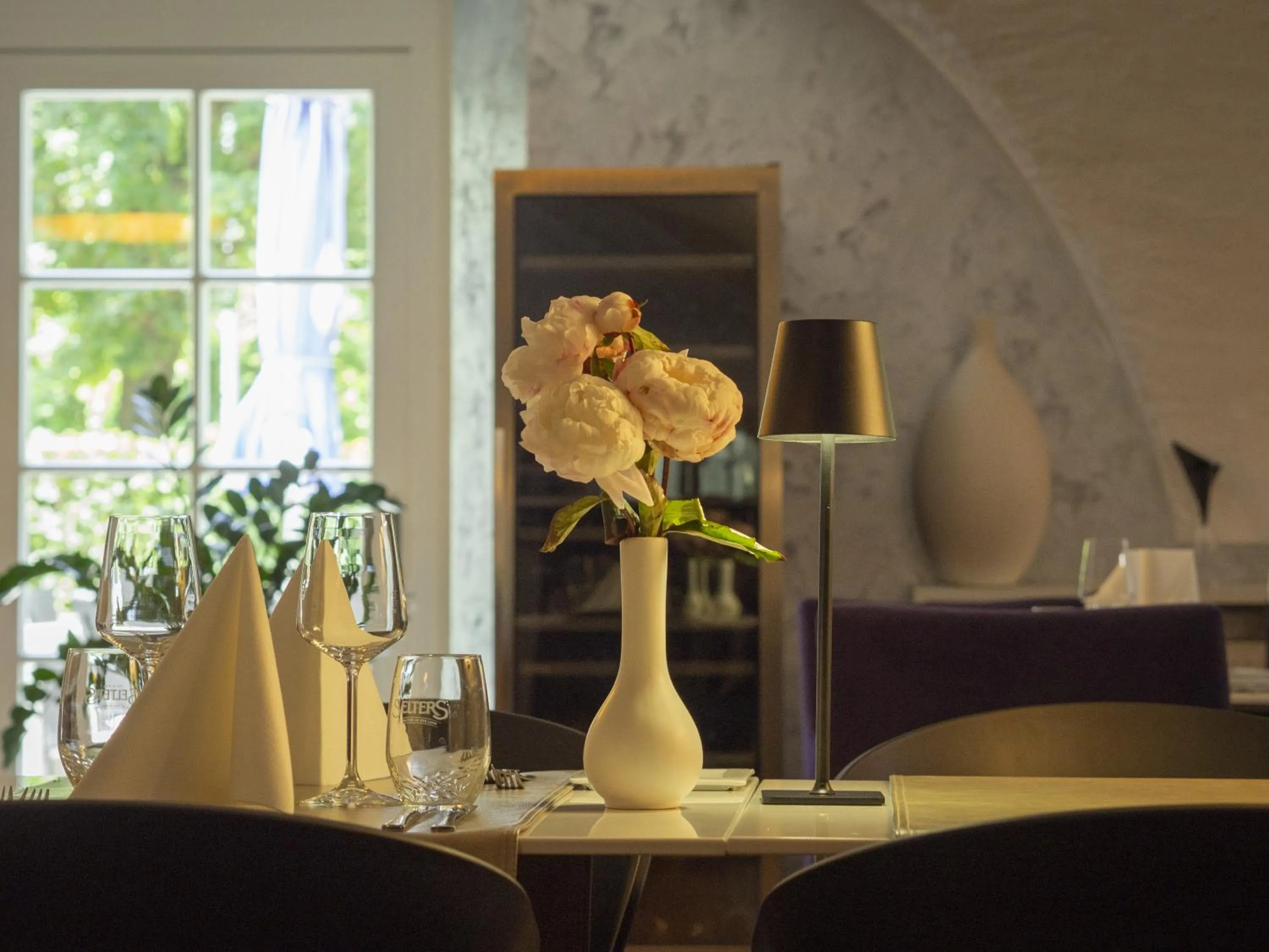 Restaurant/places to eat in Hotel Lekker