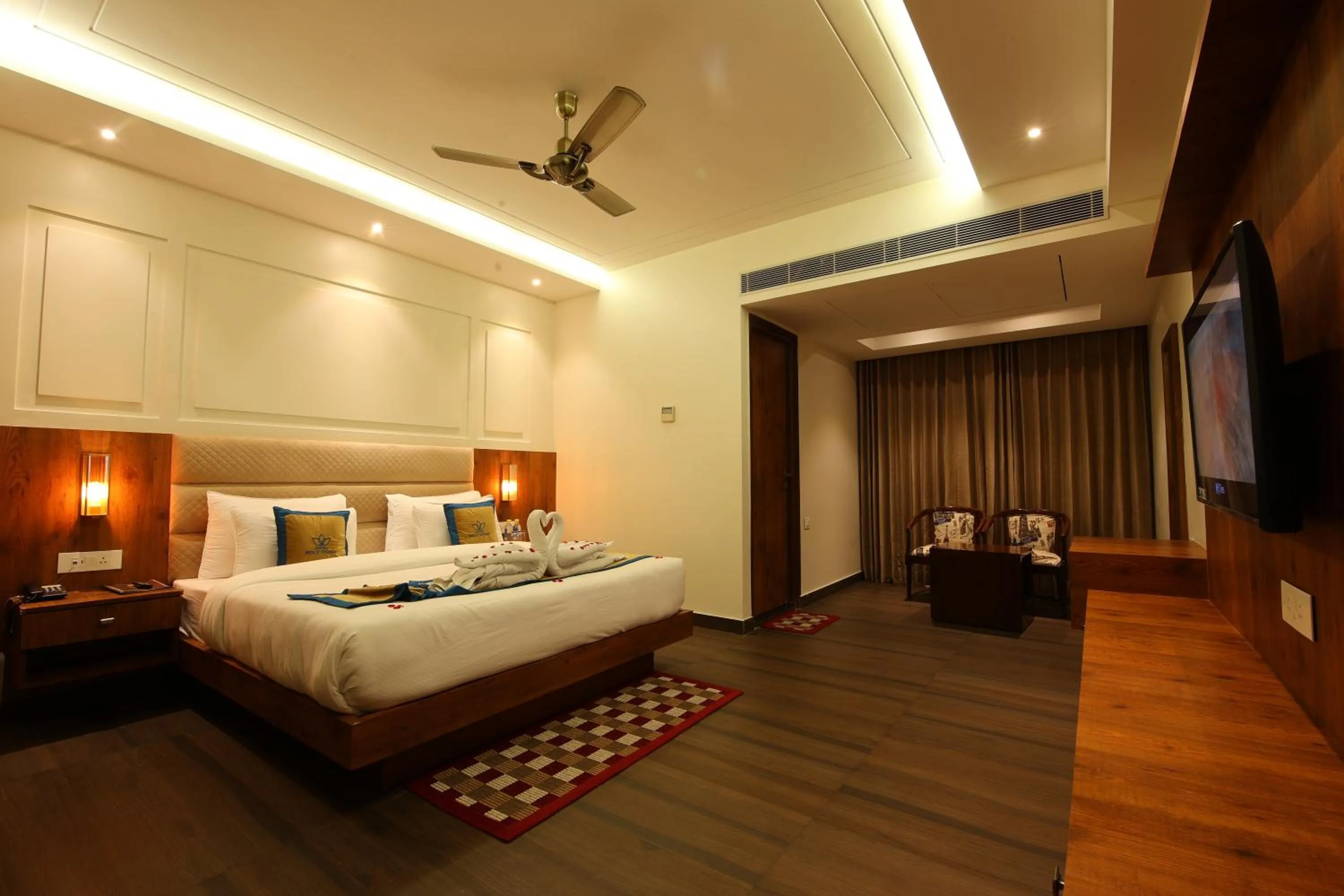 Bed in Hotel Holy Vivasa