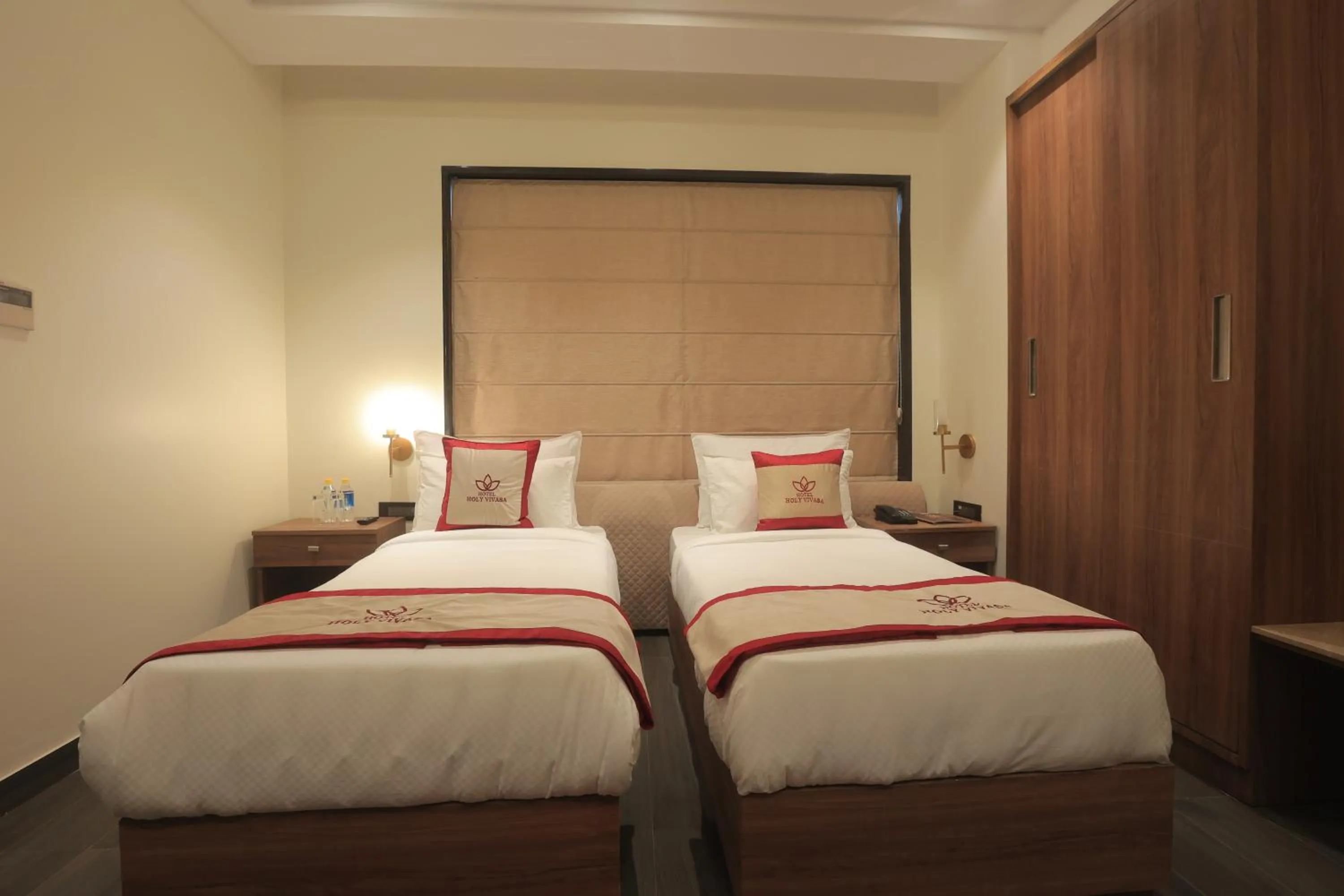 Bed in Hotel Holy Vivasa