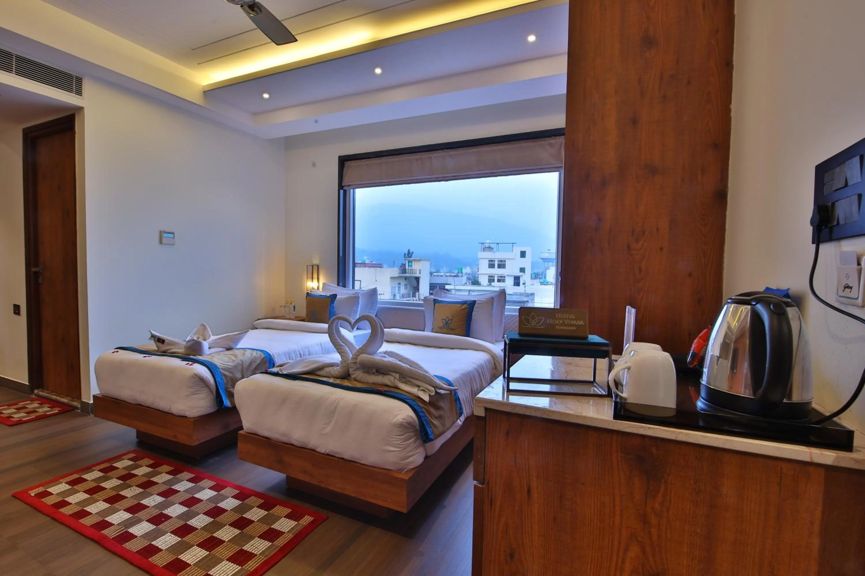 Bedroom, Bed in Hotel Holy Vivasa