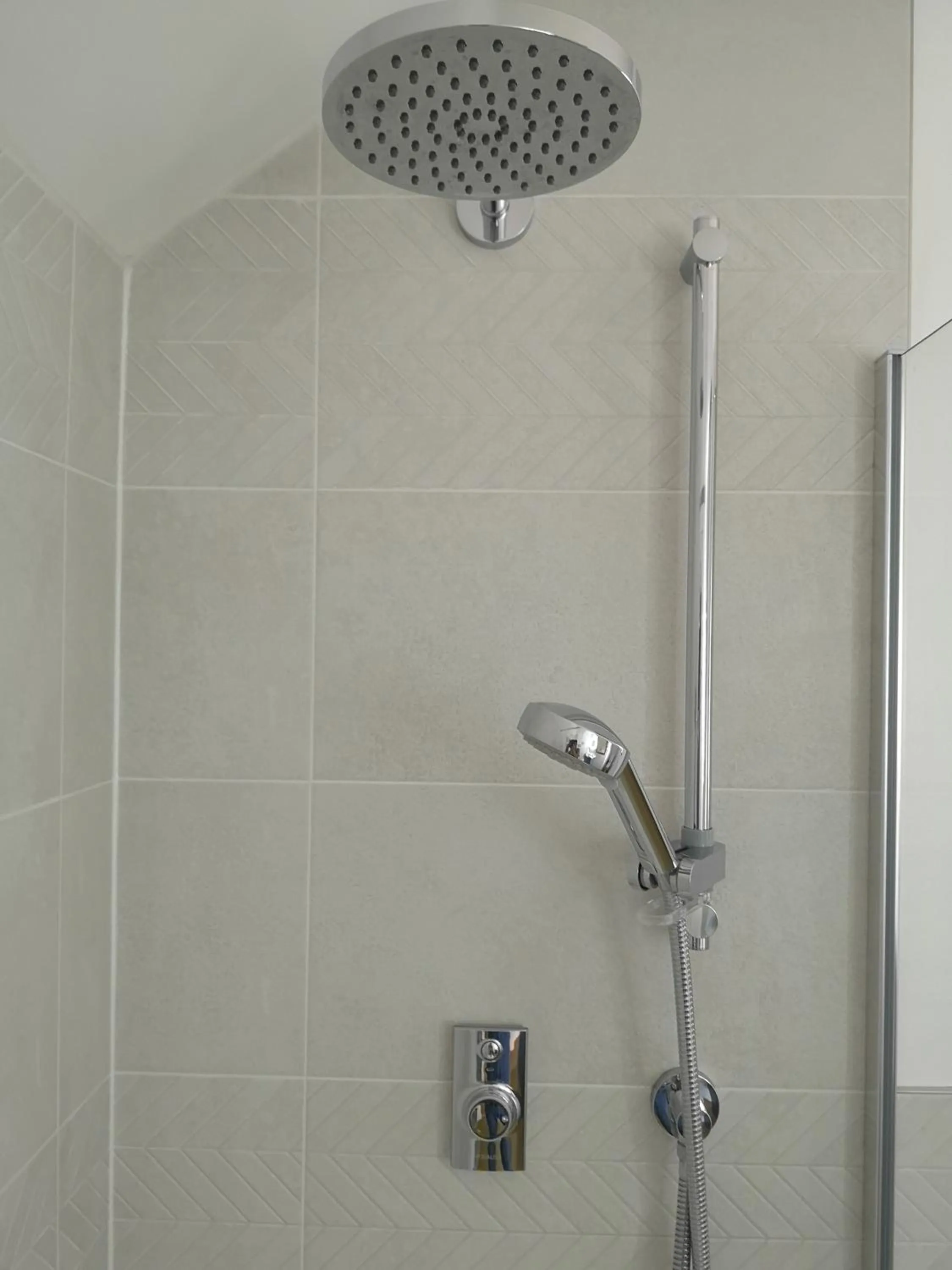 Shower in The Old Smithy Bed & Breakfast