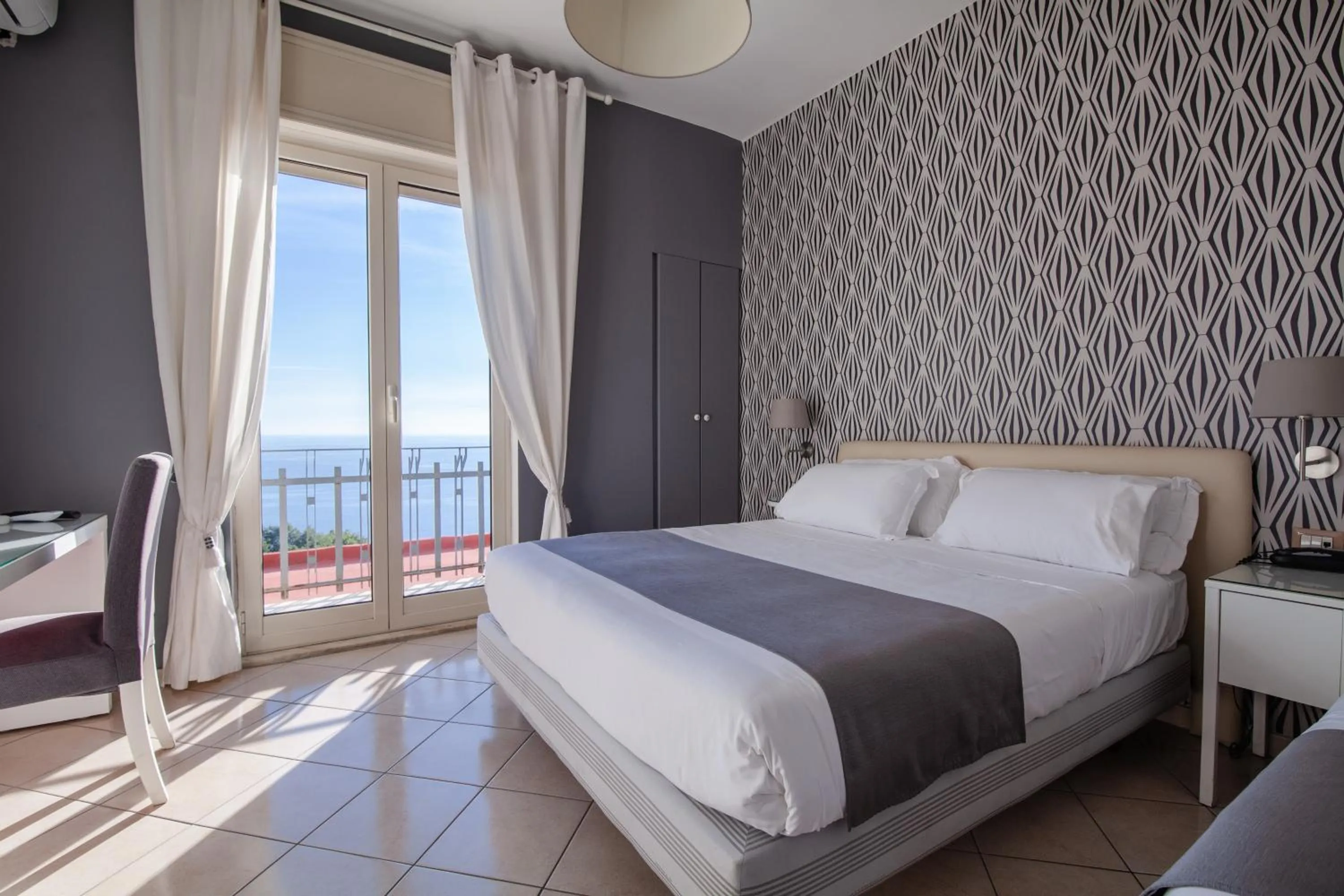 Bed in Mini Hotel - Angolo Di Paradiso -