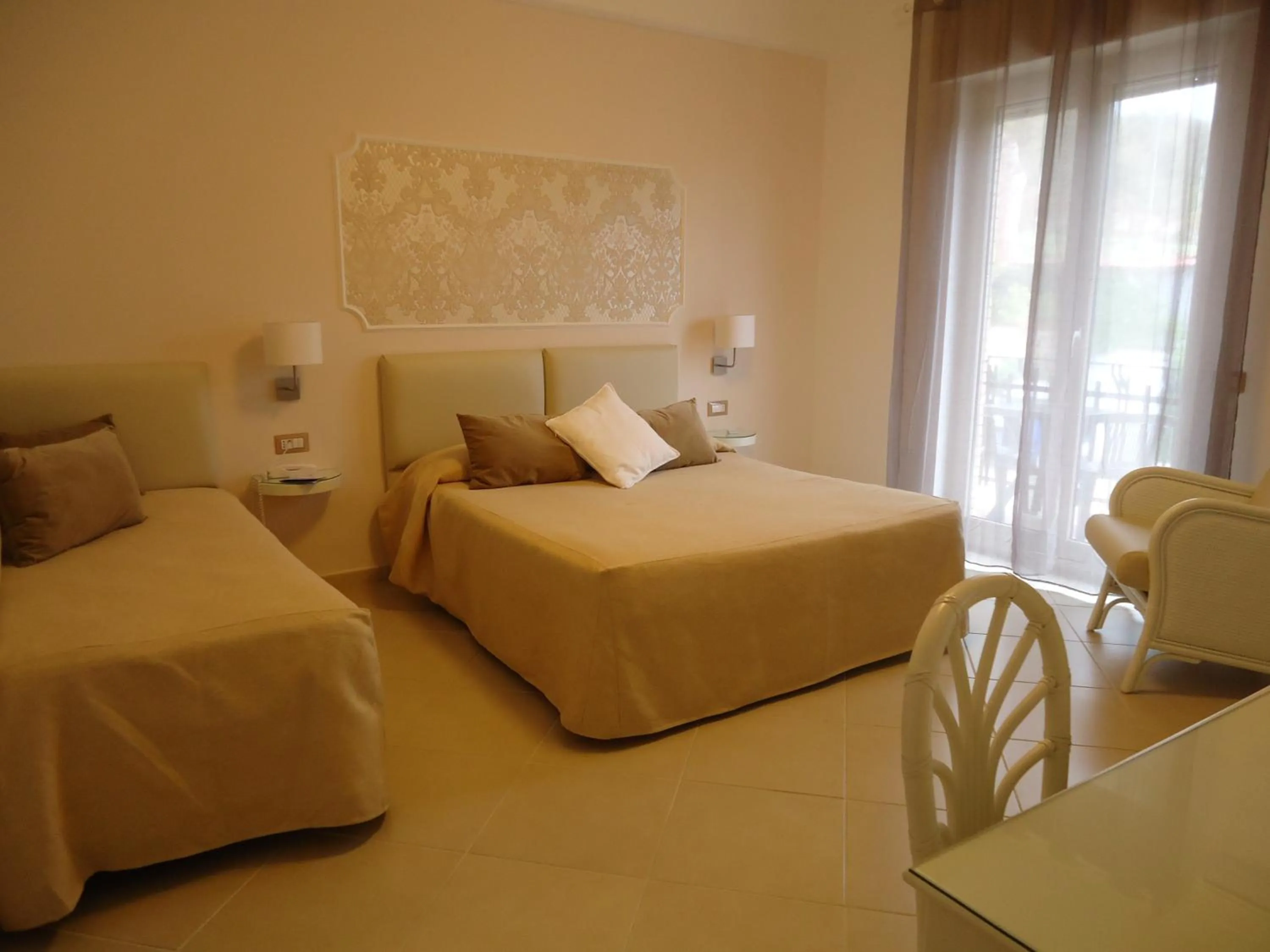 Photo of the whole room, Bed in Mini Hotel - Angolo Di Paradiso -