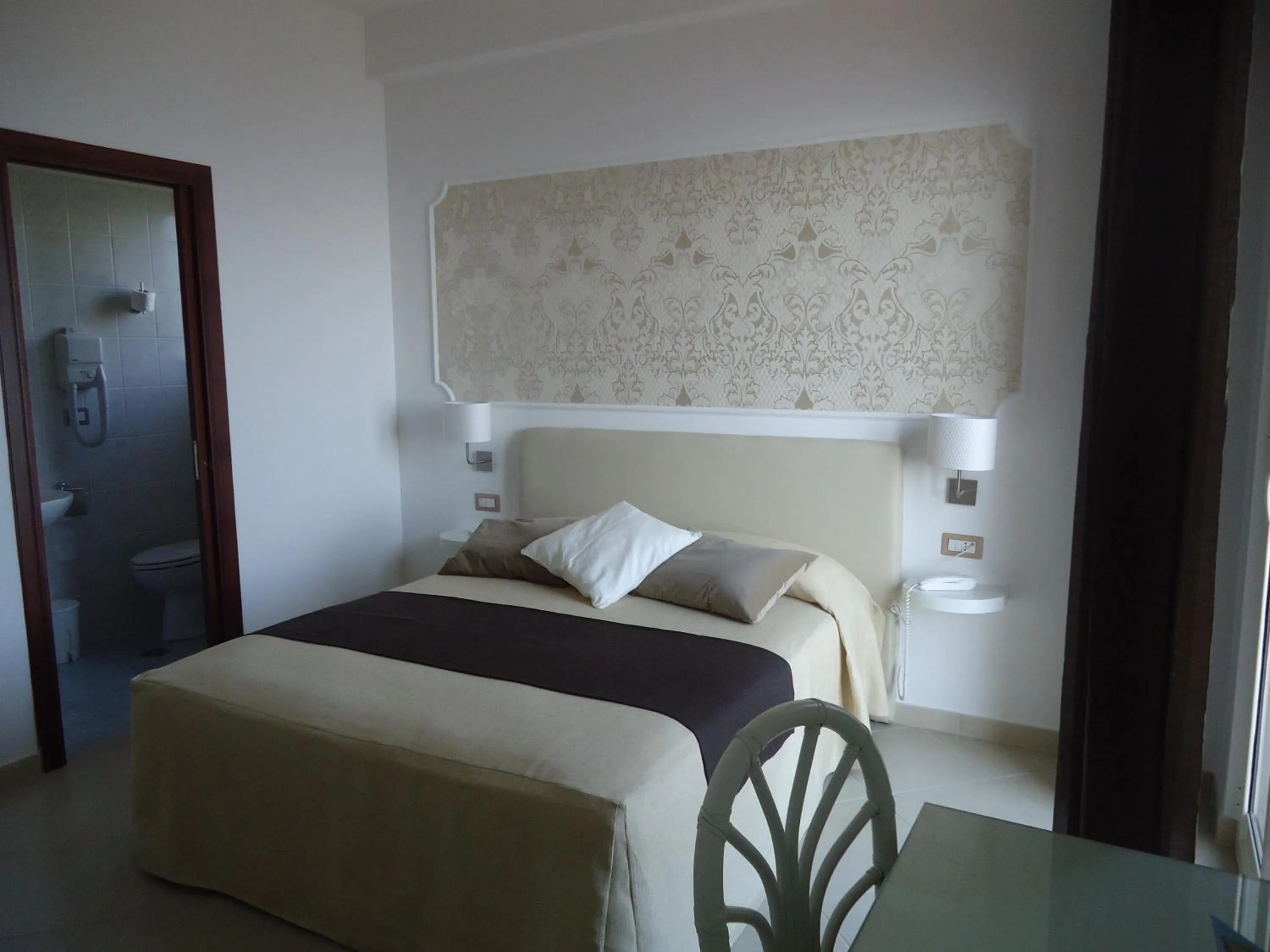 Bed in Mini Hotel - Angolo Di Paradiso -